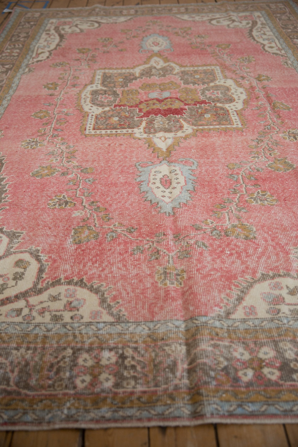 6.5x10 Vintage Distressed Sparta Carpet