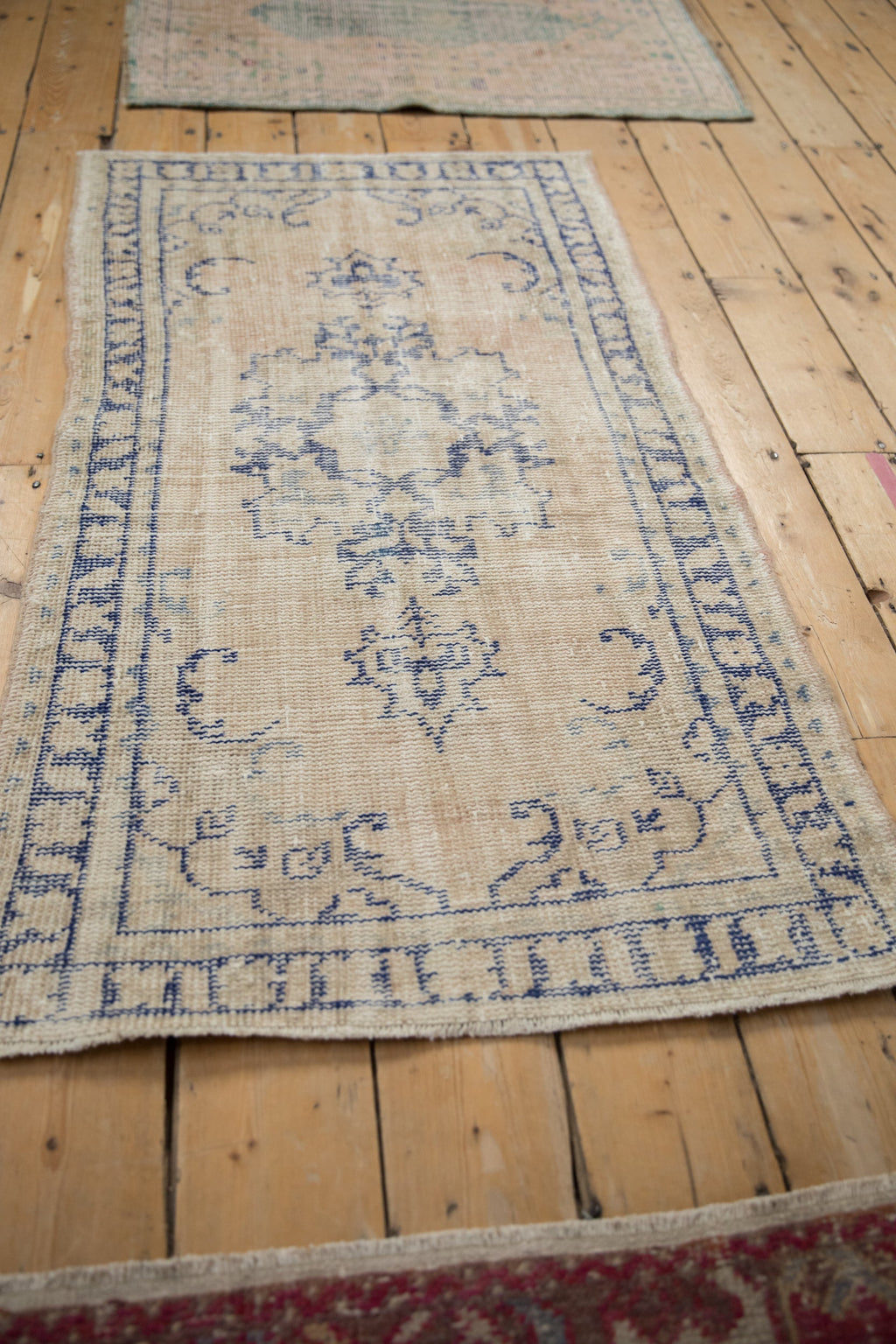 2.5x4.5 Vintage Distressed Oushak Rug