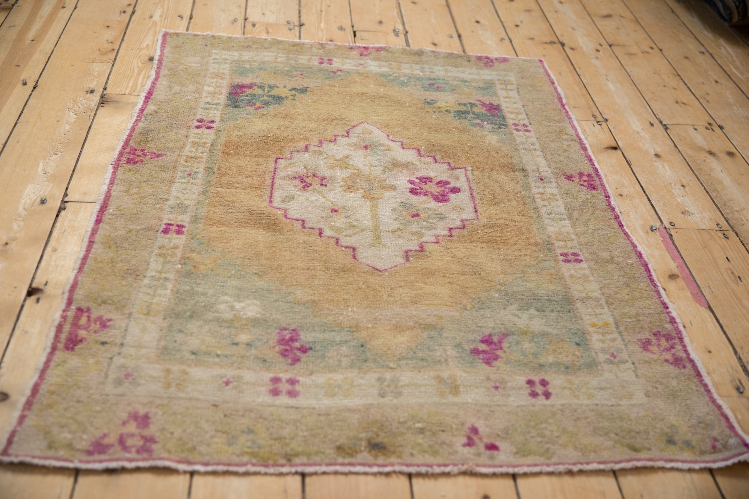 3.5x4.5 Vintage Distressed Oushak Square Rug