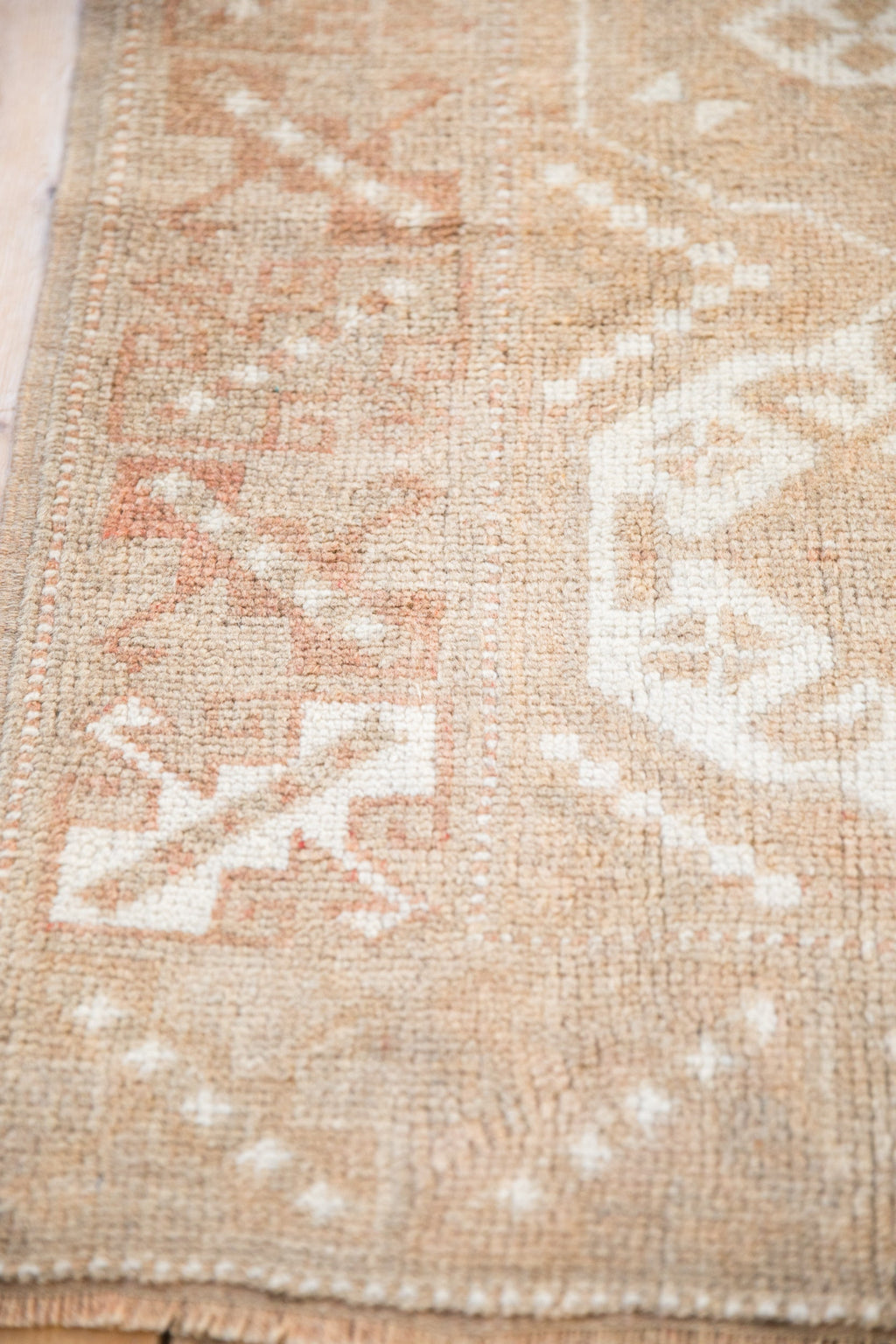 2.5x4 Vintage Distressed Melas Rug
