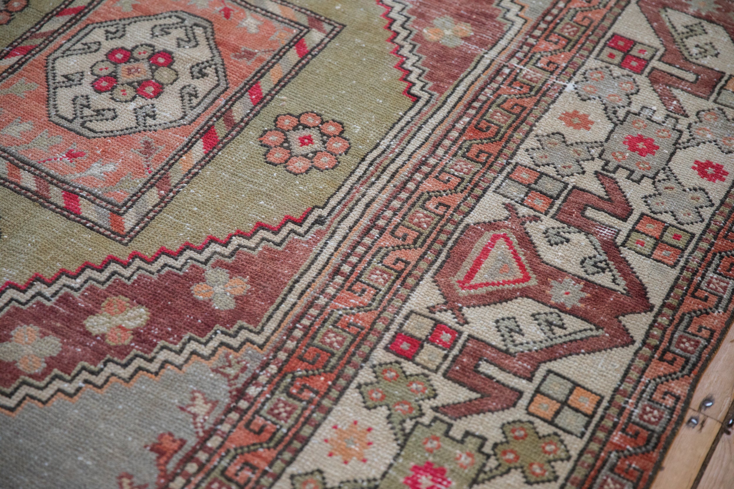 5.5x8.5 Vintage Distressed Oushak Carpet