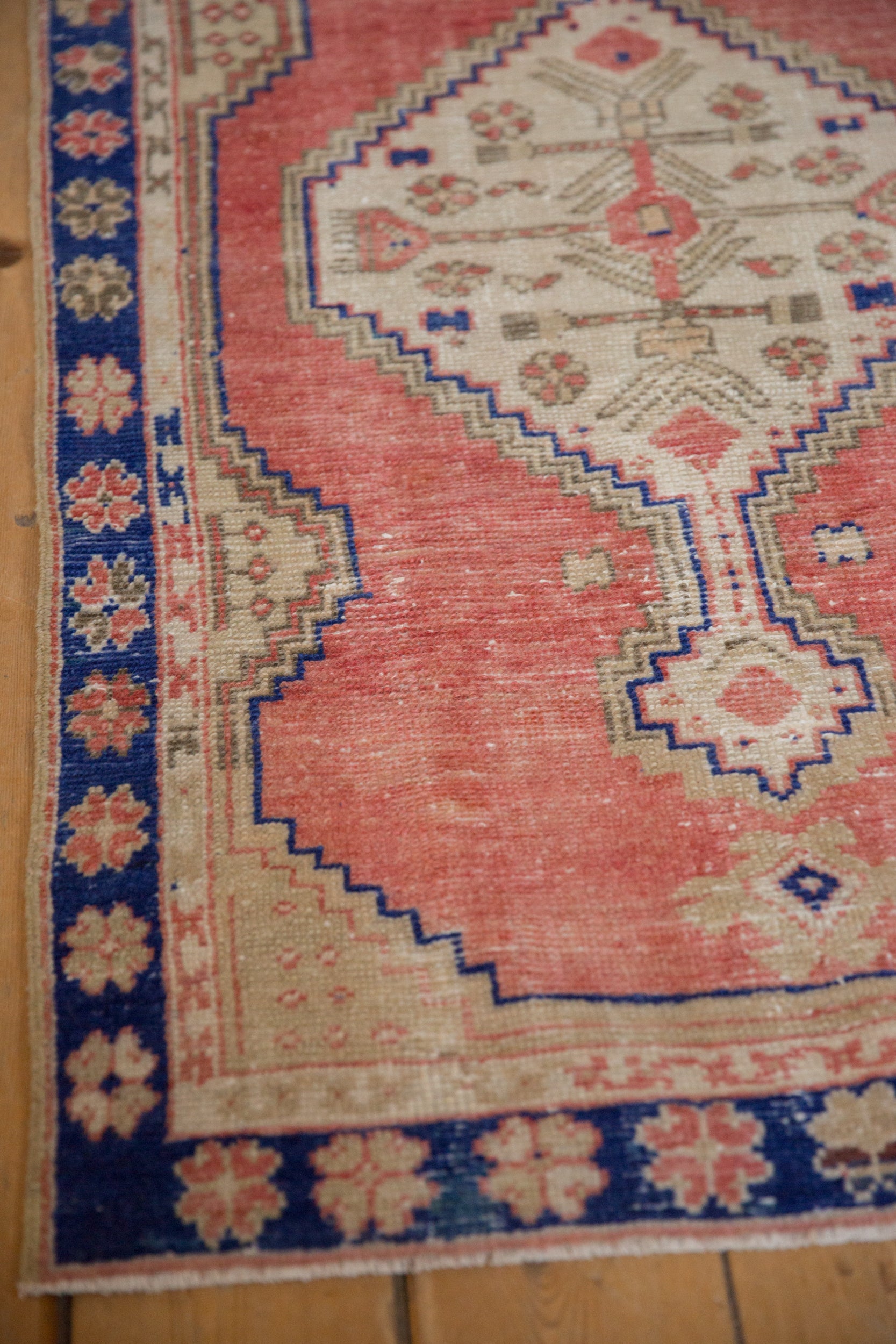 2.5x4.5 Vintage Distressed Oushak Rug