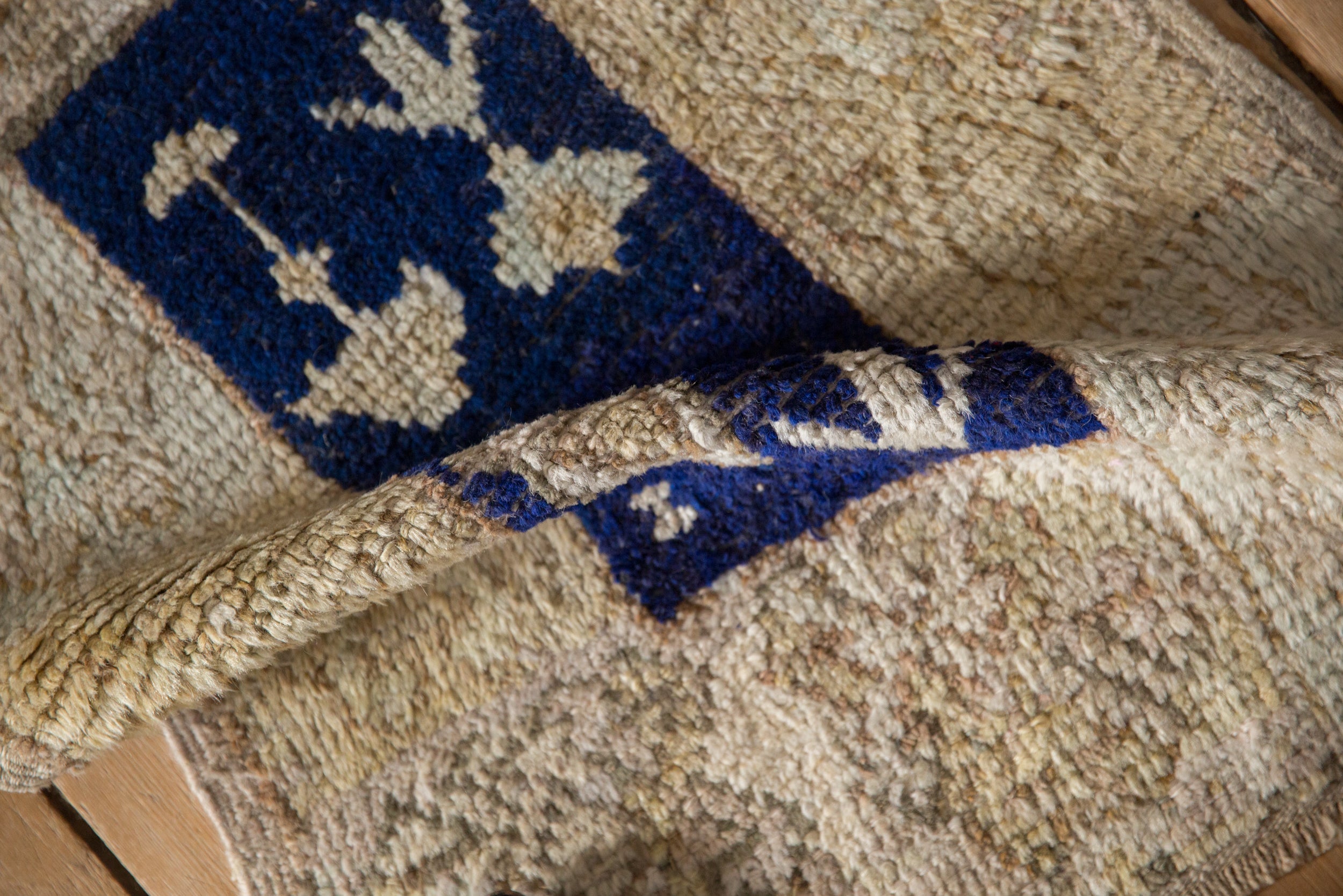 2x3 Vintage Distressed Tulu Rug Mat