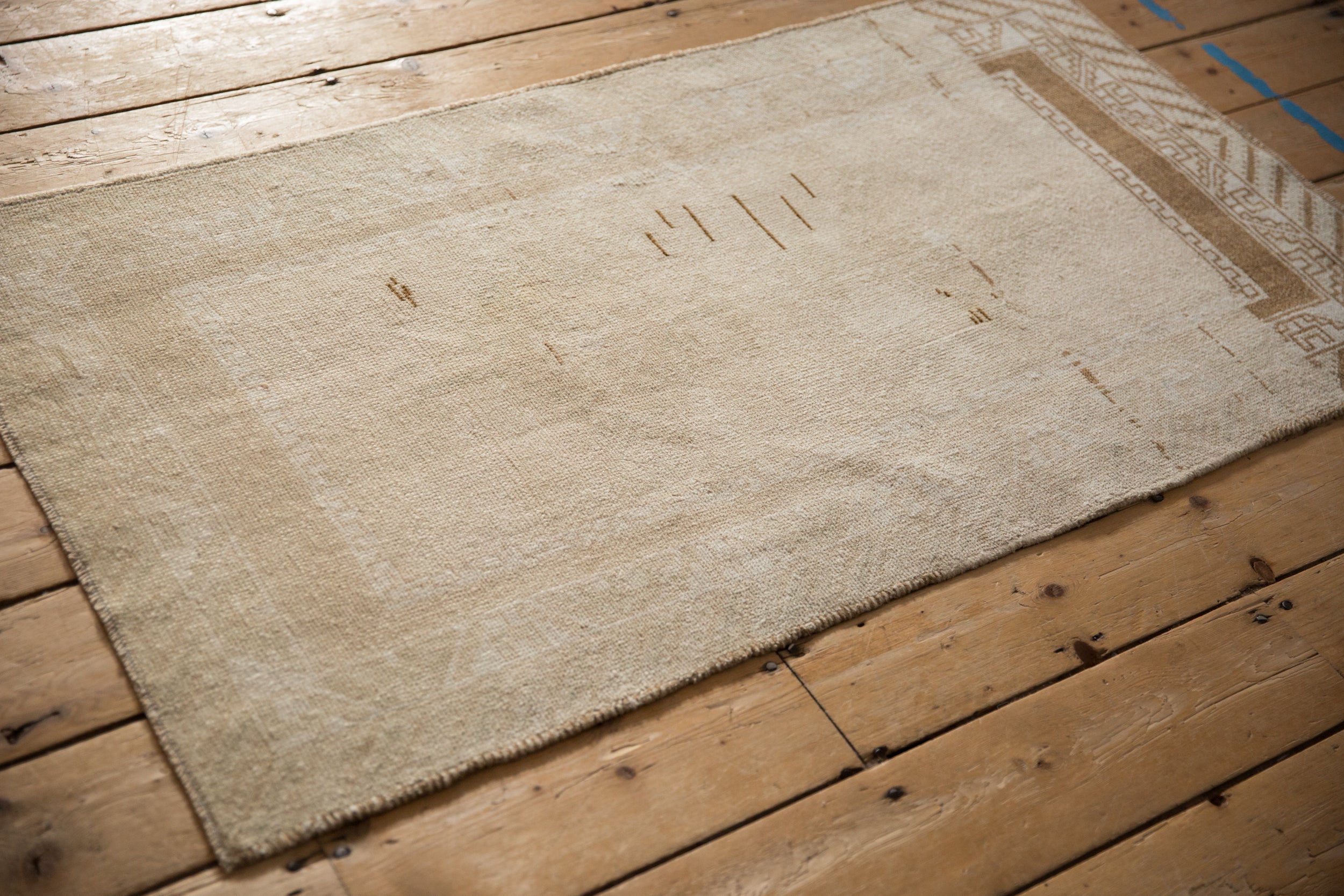 2.5x4.5 Vintage Distressed Malatya Rug