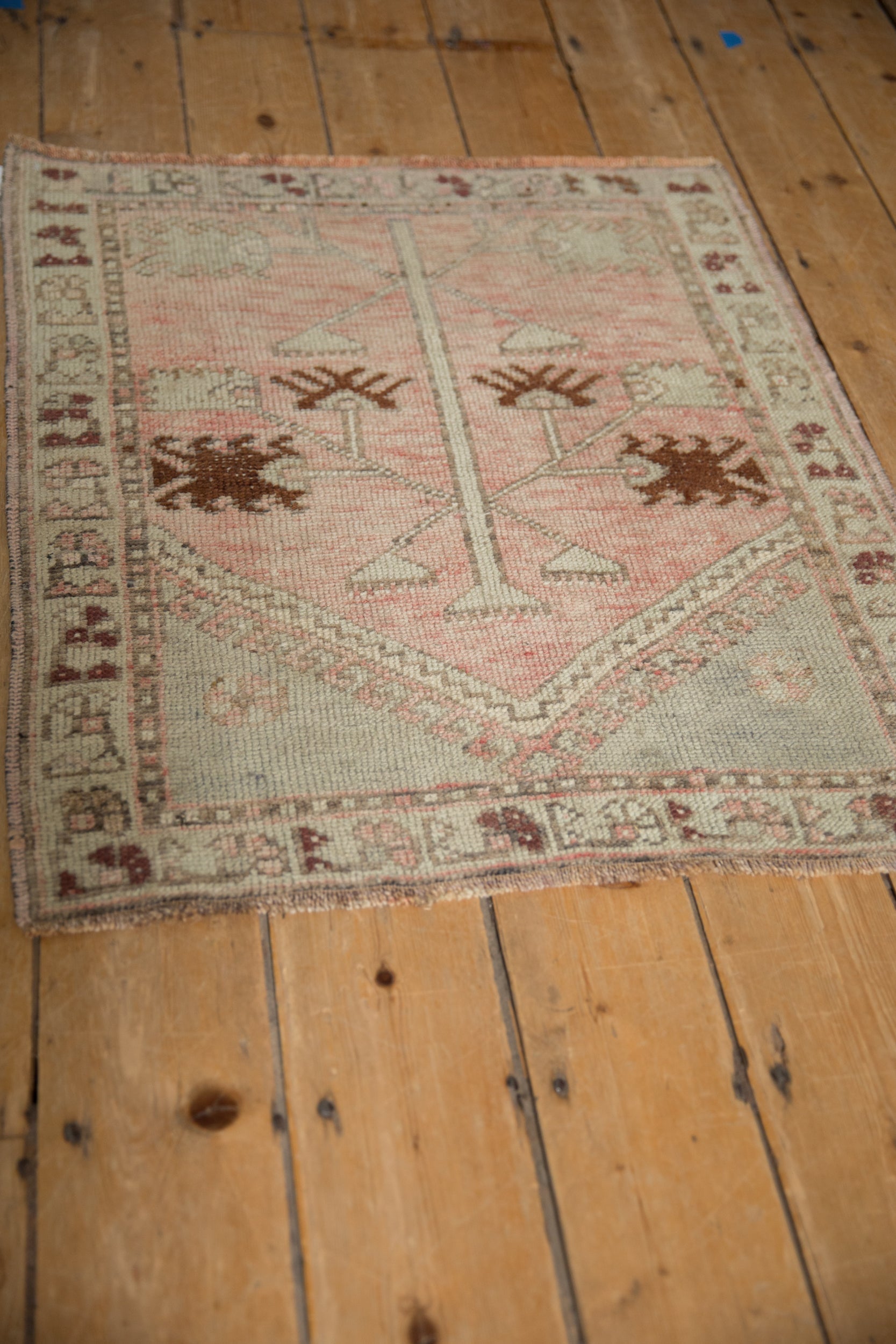 2.5x3 Vintage Distressed Oushak Square Rug