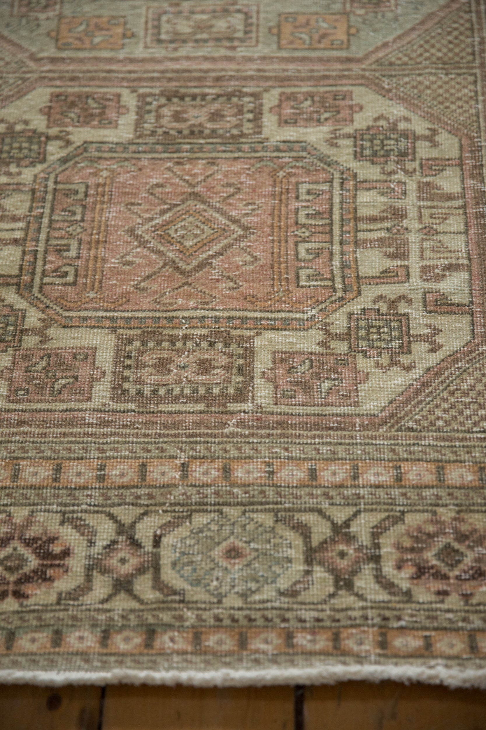 6.5x9.5 Vintage Distressed Sparta Carpet