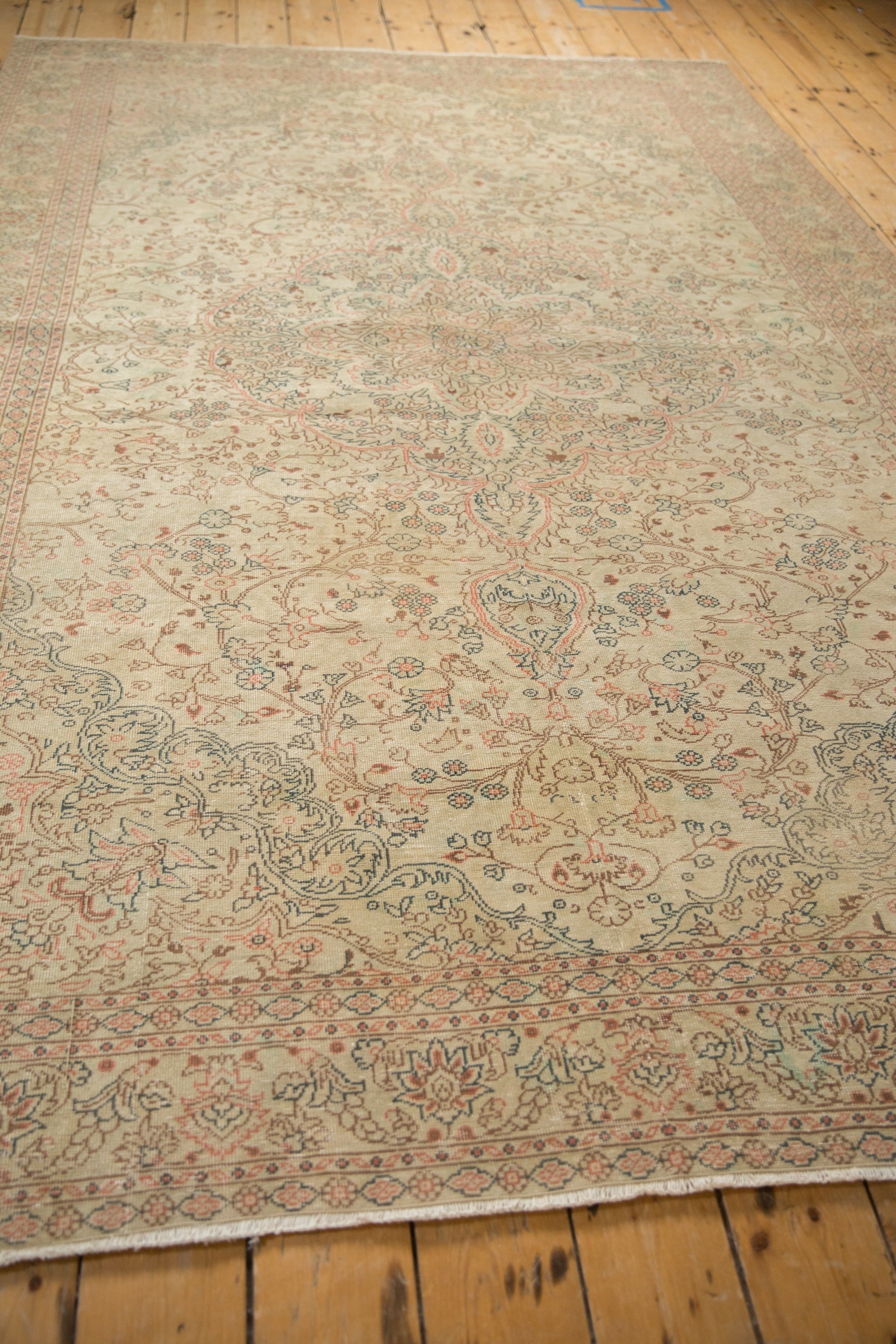 6.5x9.5 Vintage Distressed Sparta Carpet