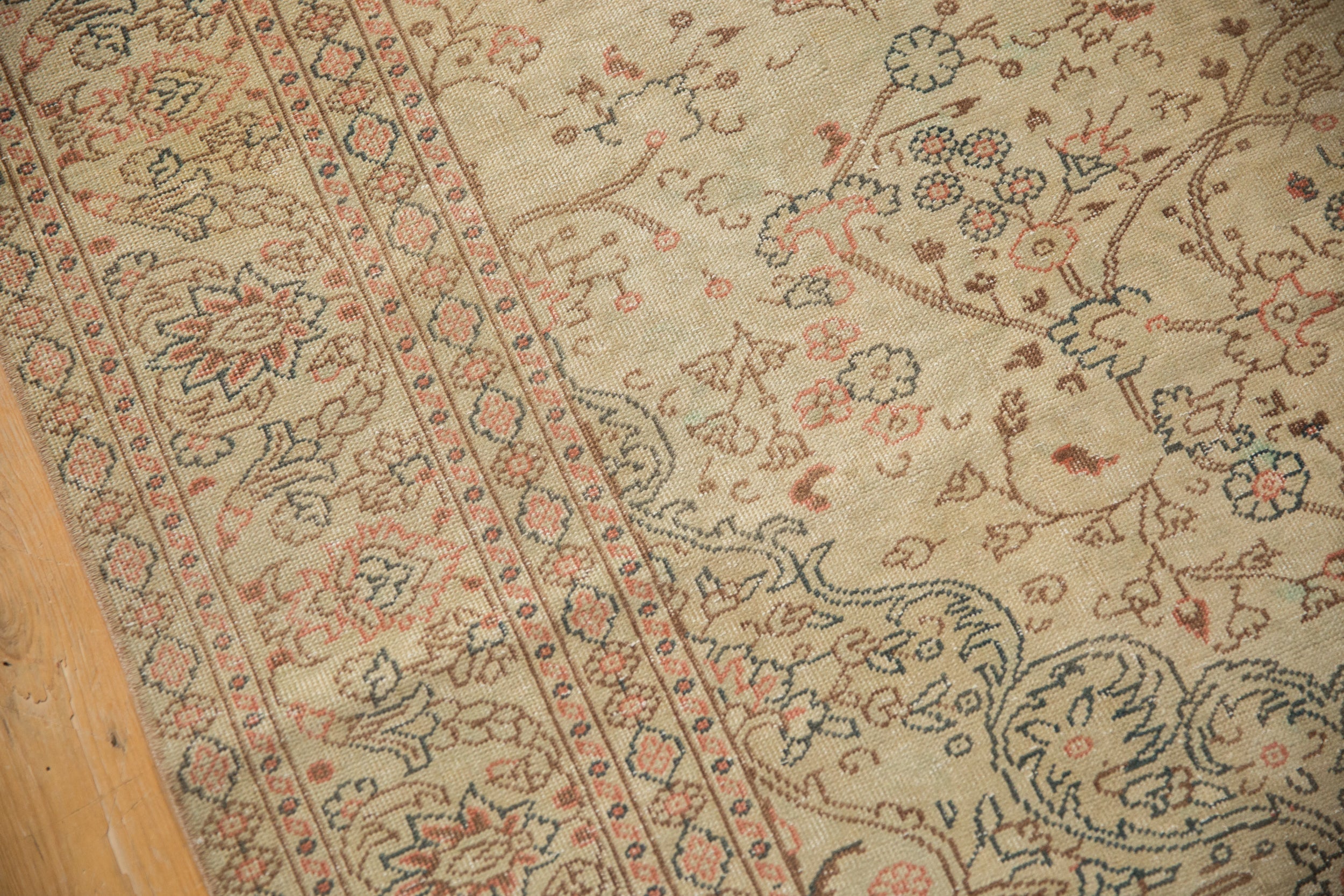 6.5x9.5 Vintage Distressed Sparta Carpet