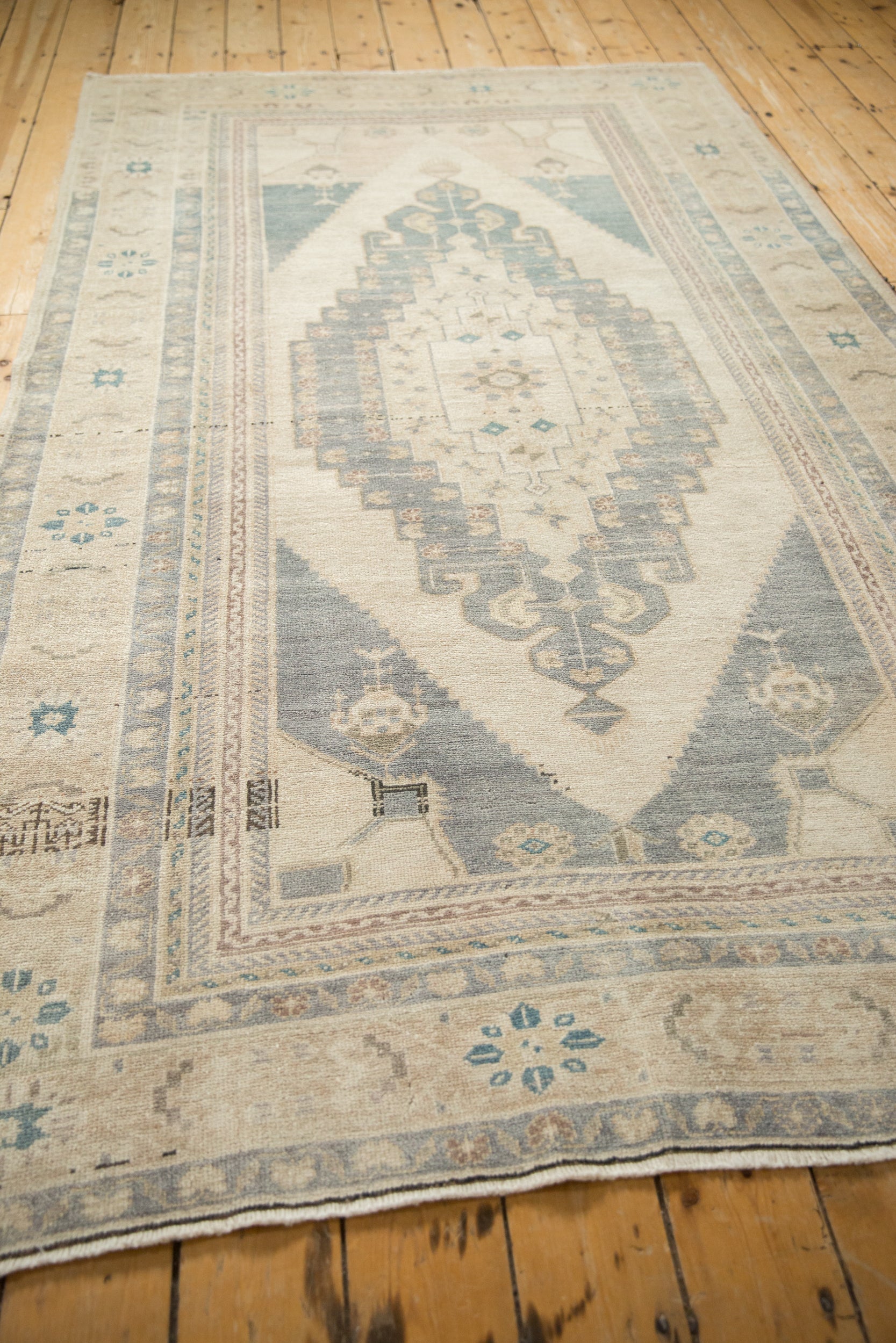 5x9 Vintage Distressed Oushak Carpet