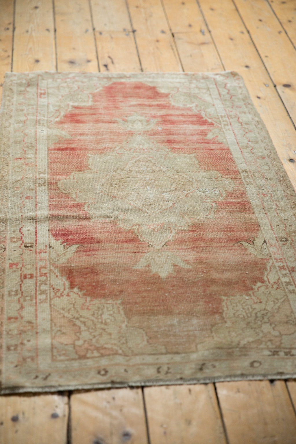 2.5x4.5 Vintage Distressed Oushak Rug
