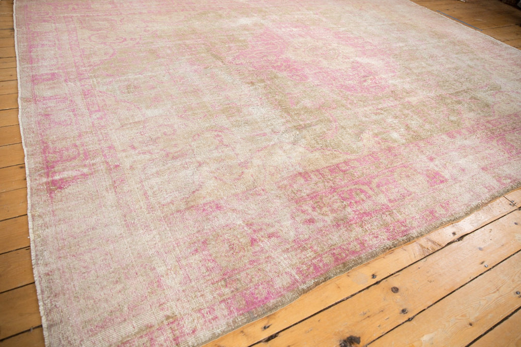 9.5x12.5 Vintage Distressed Sivas Carpet