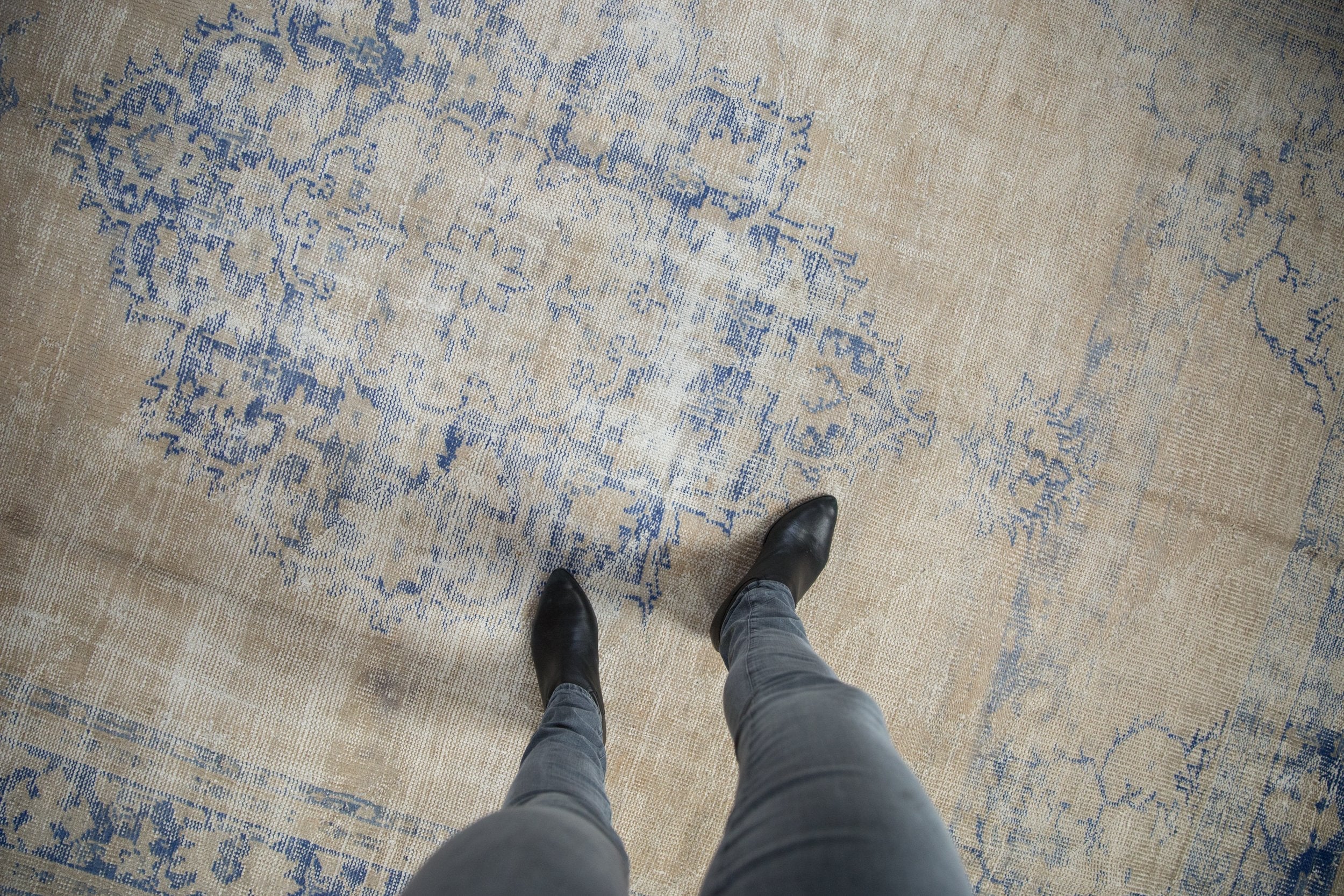 7.5x10 Vintage Distressed Oushak Carpet