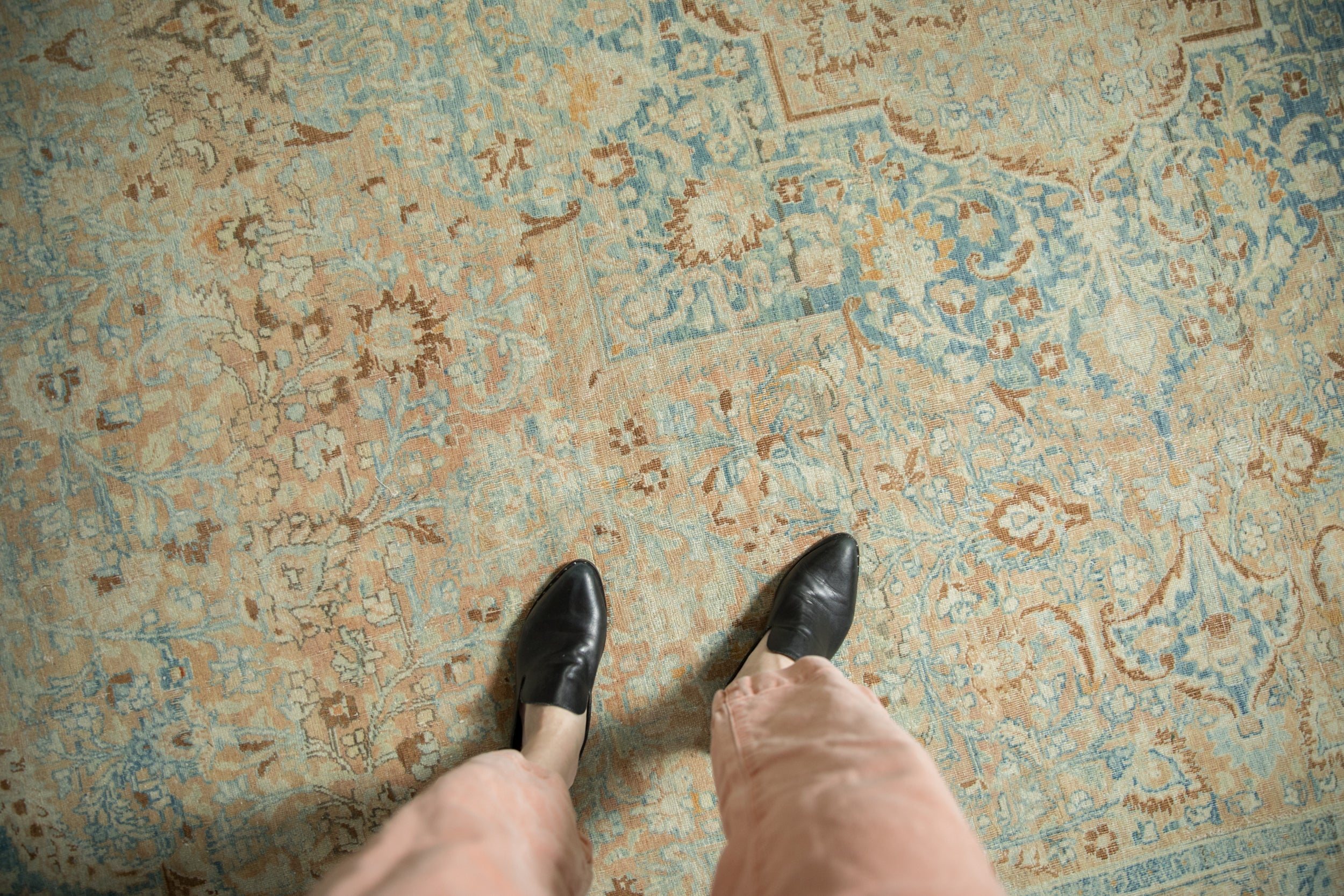 11.5x17.5 Vintage Distressed Khoy Carpet