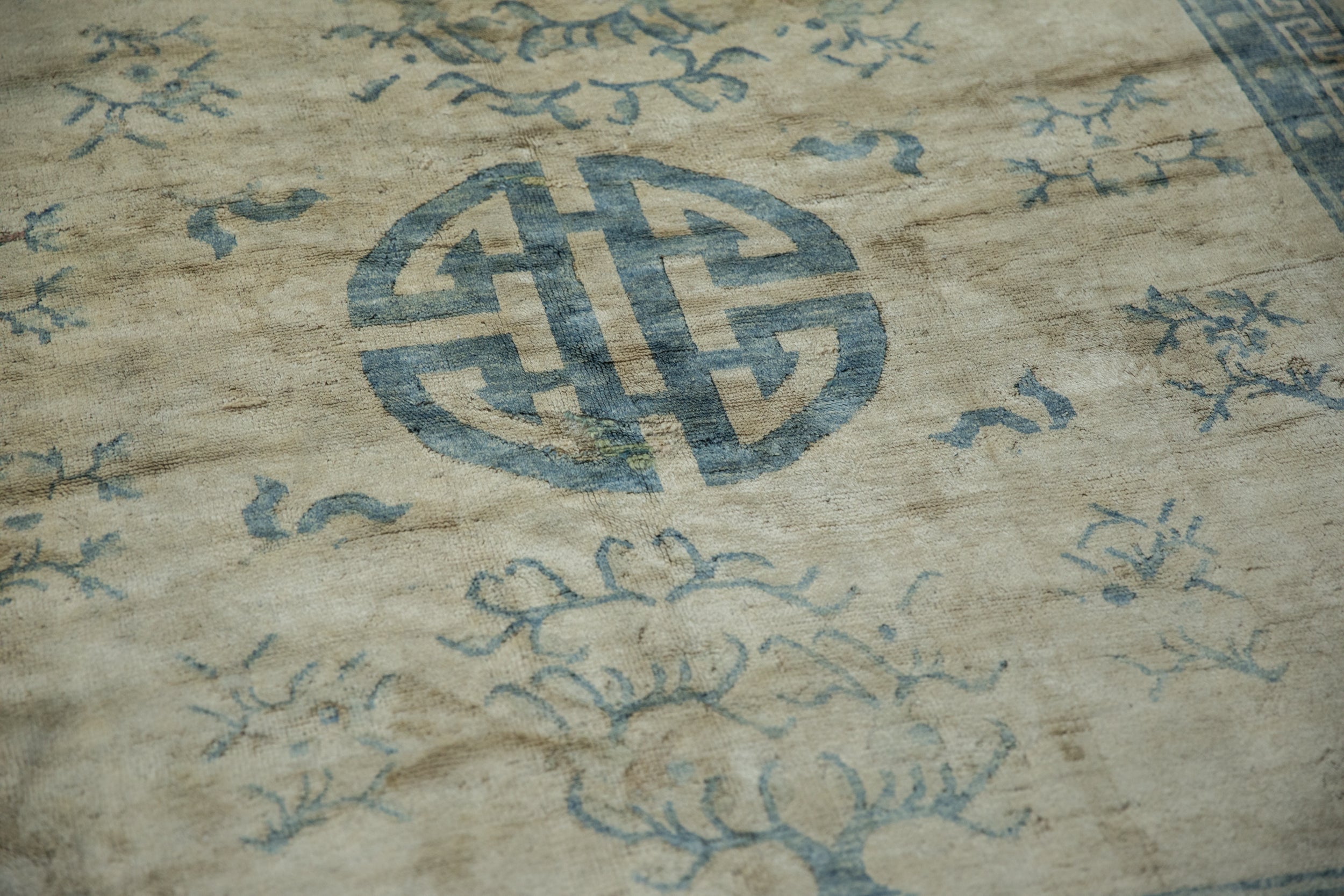 6x6 Antique Distressed Peking Square Carpet
