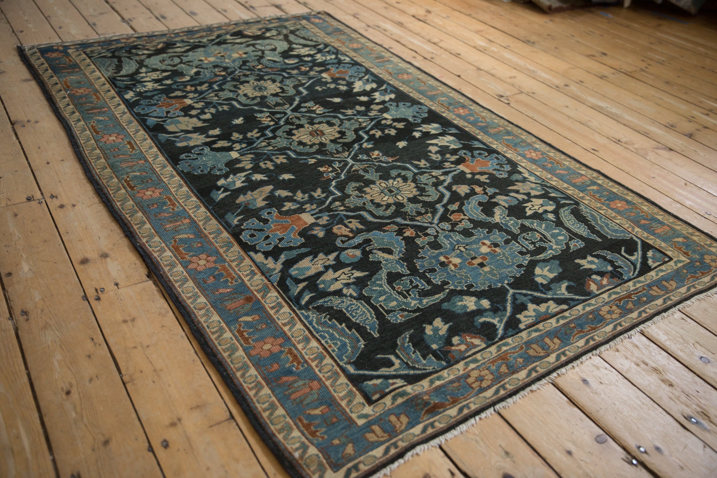 4x7 Vintage Fine Distressed Lilihan Rug