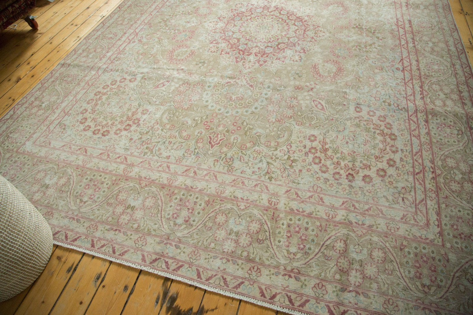 9x12.5 Vintage Distressed Meshed Carpet