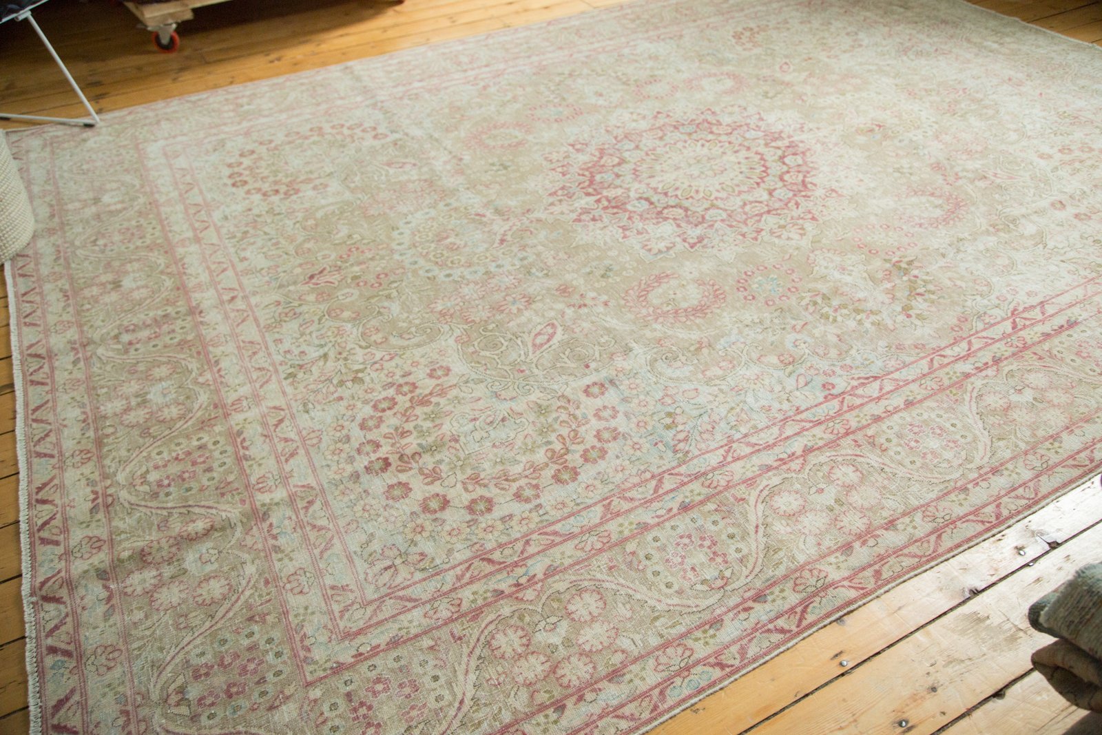 9x12.5 Vintage Distressed Meshed Carpet