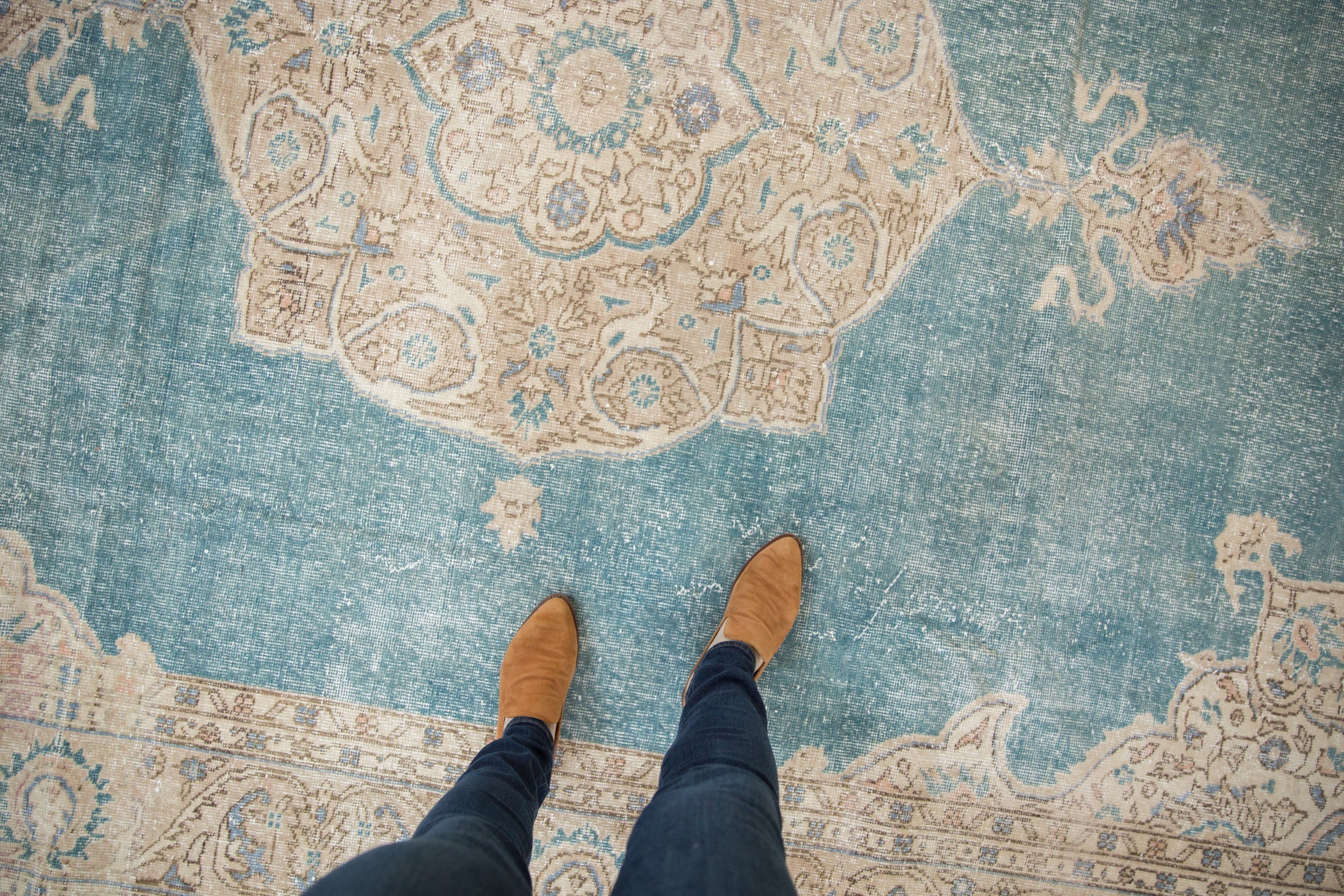8x12 Vintage Distressed Sivas Carpet