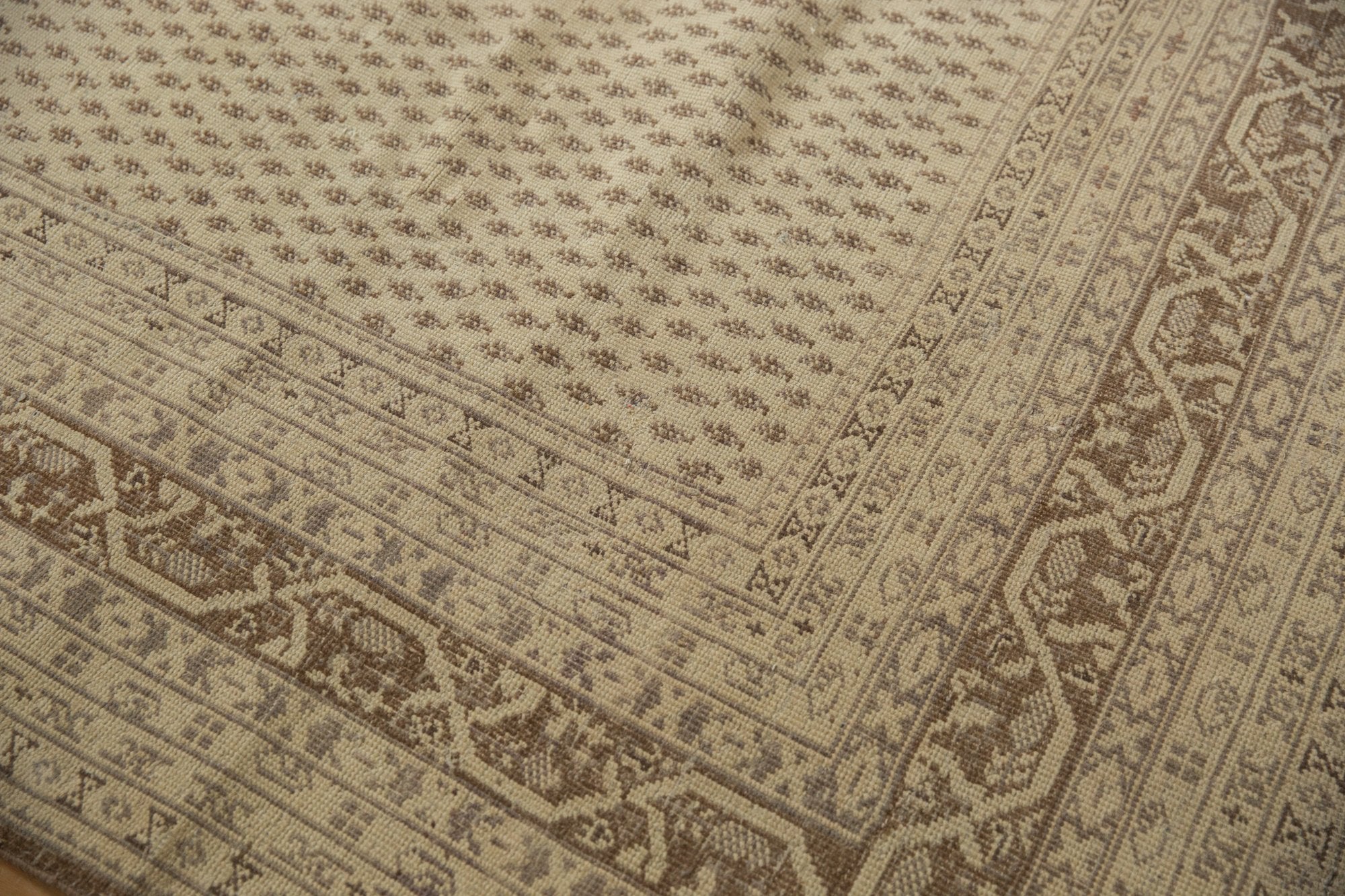 11x15 Vintage Distressed Sivas Carpet