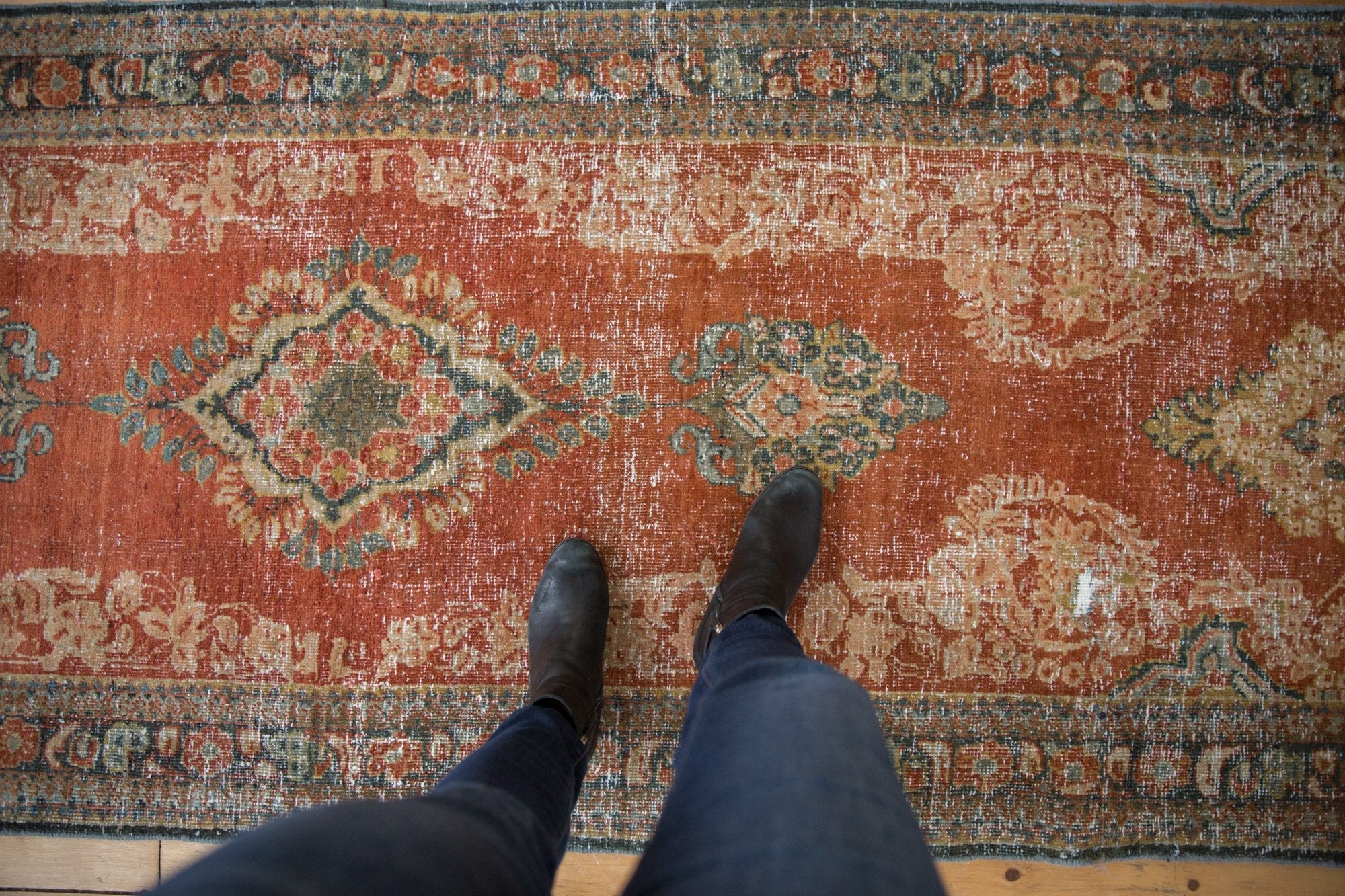 3.5x11.5 Vintage Distressed Mahal Rug Runner