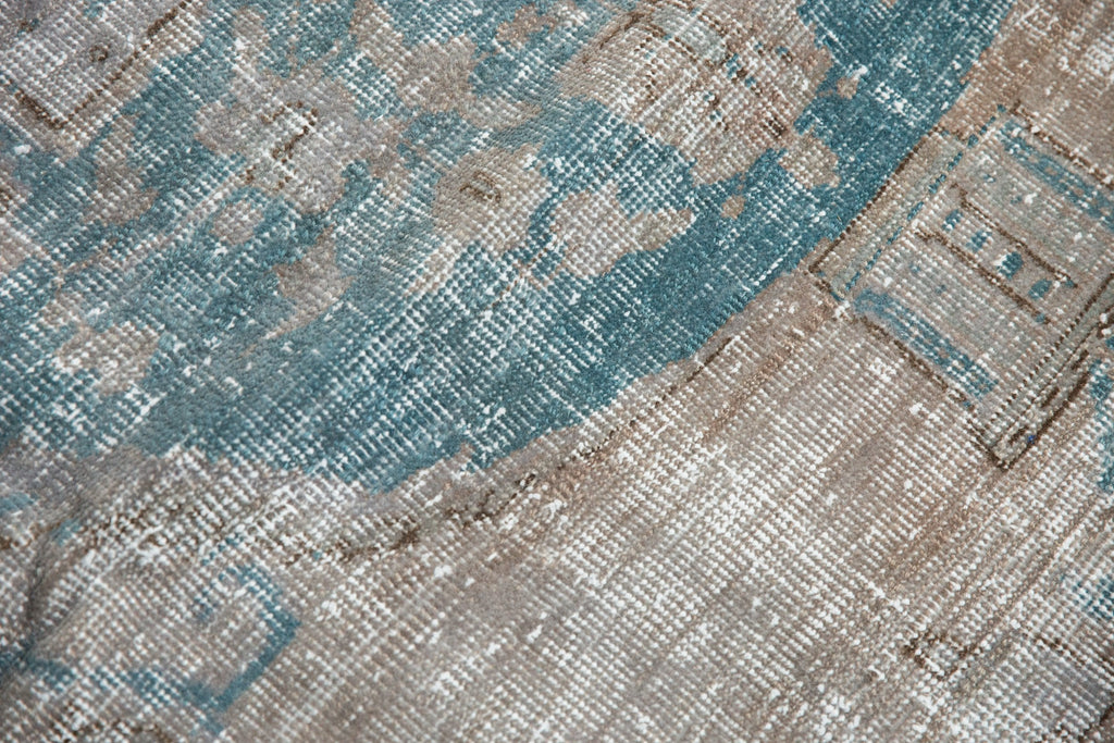 7.5x10.5 Vintage Distressed Oushak Carpet
