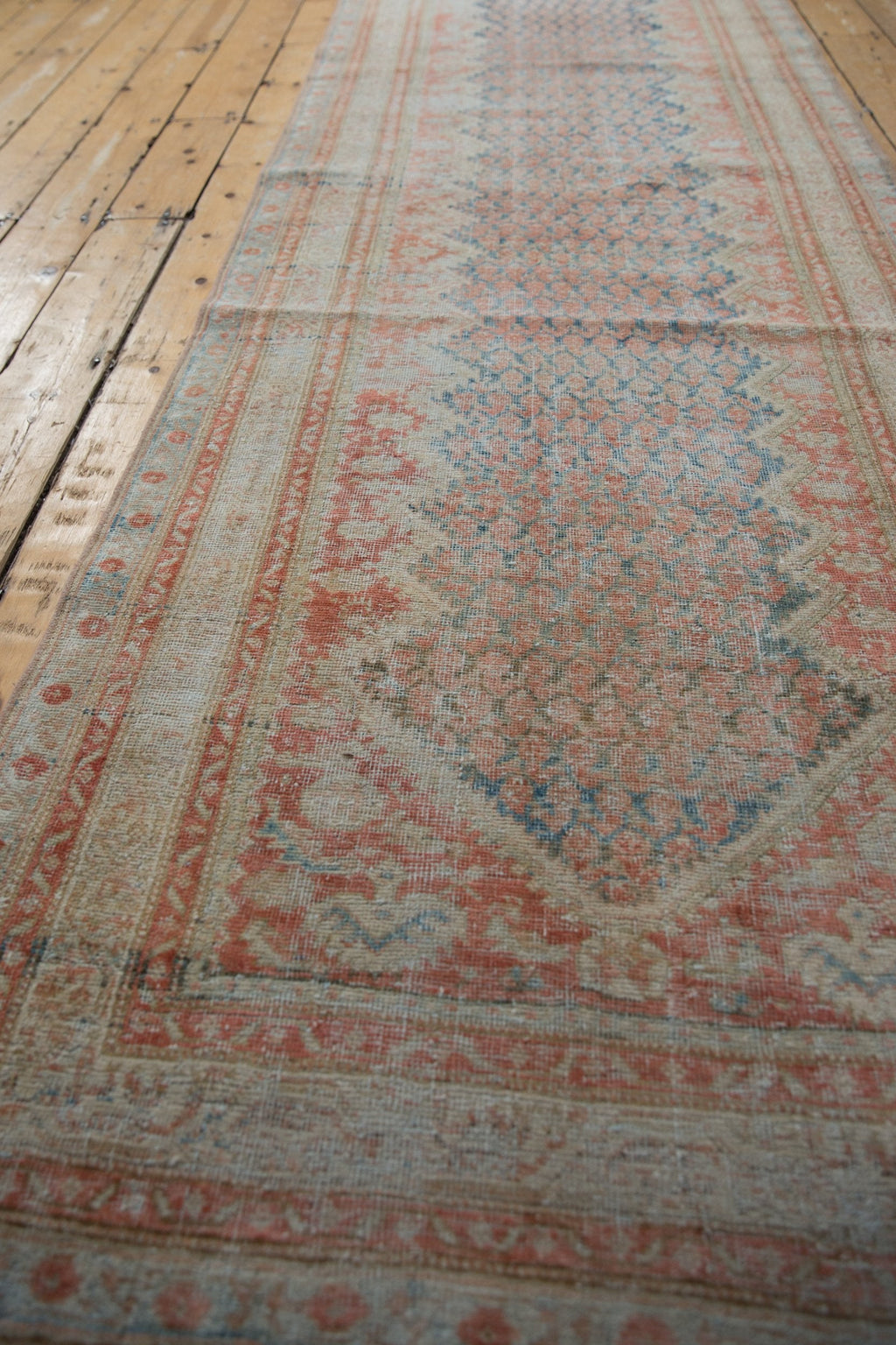 3.5x13.5 Vintage Fine Distressed Mahal Rug Runner
