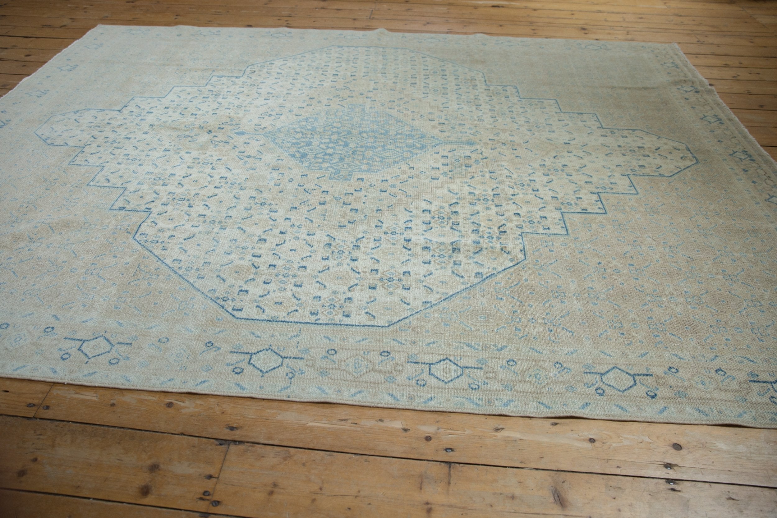 7x9.5 Vintage Distressed Birjand Carpet
