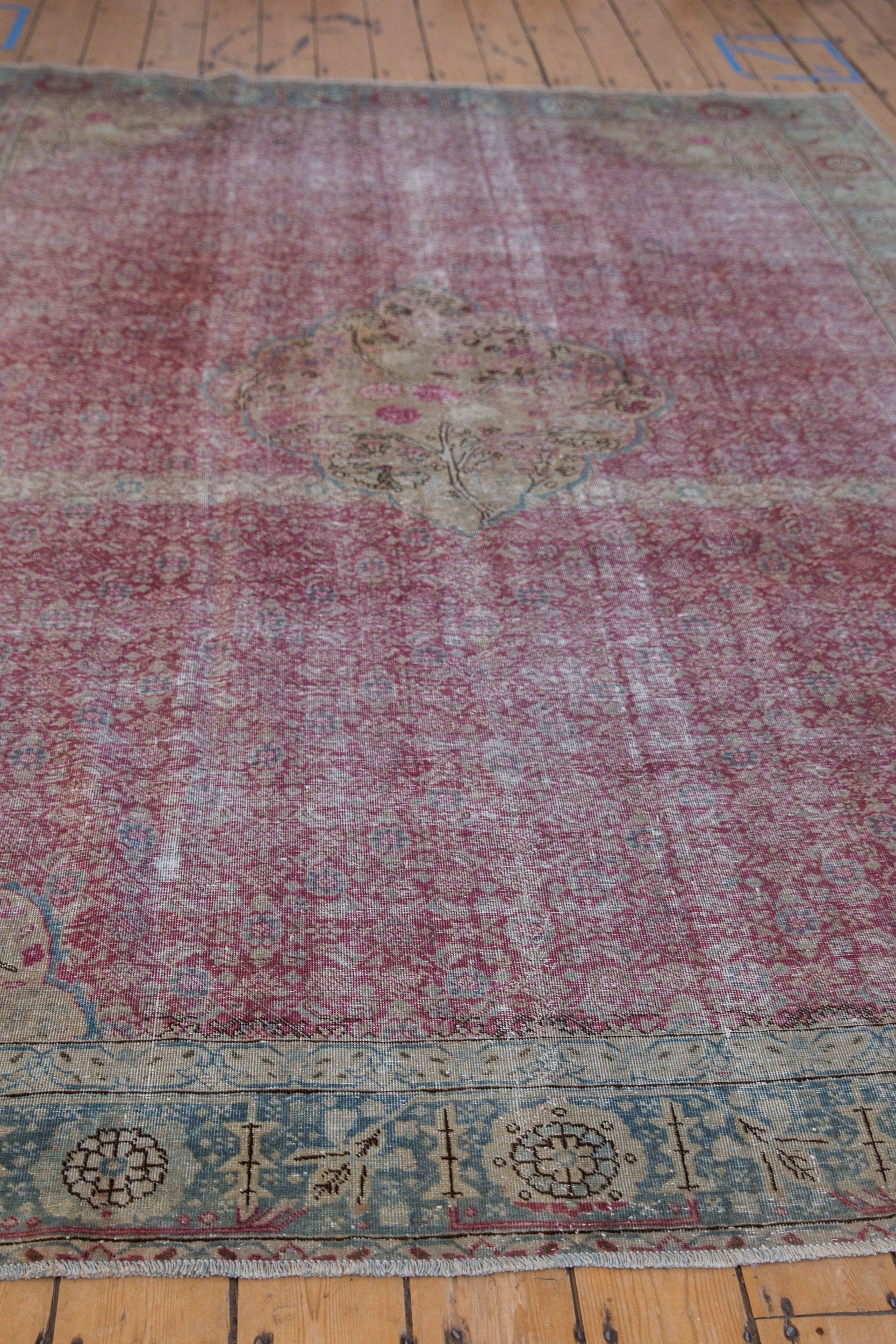 7.5x10.5 Vintage Distressed Kayseri Carpet