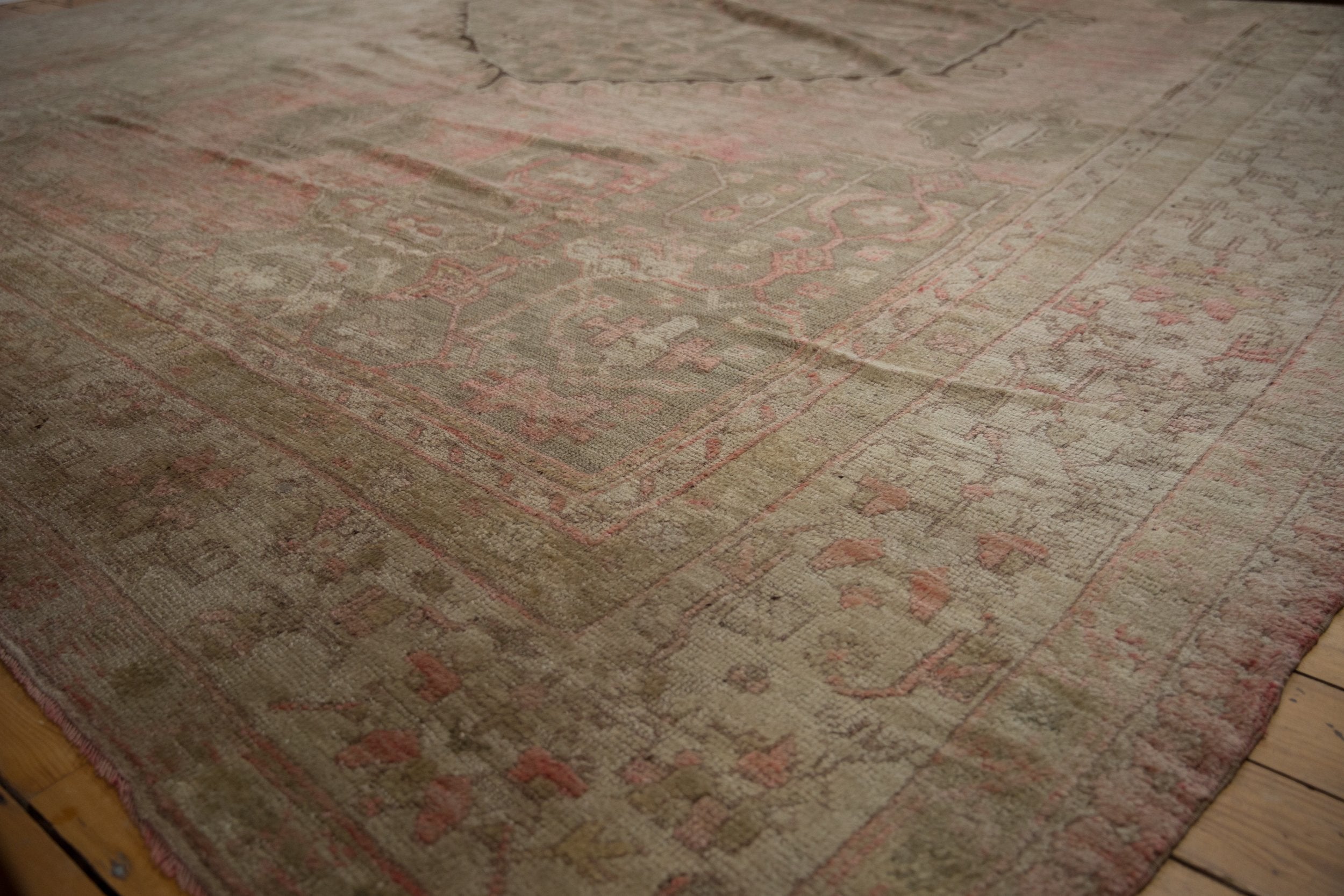 15.5x19.5 Vintage Distressed Oushak Carpet