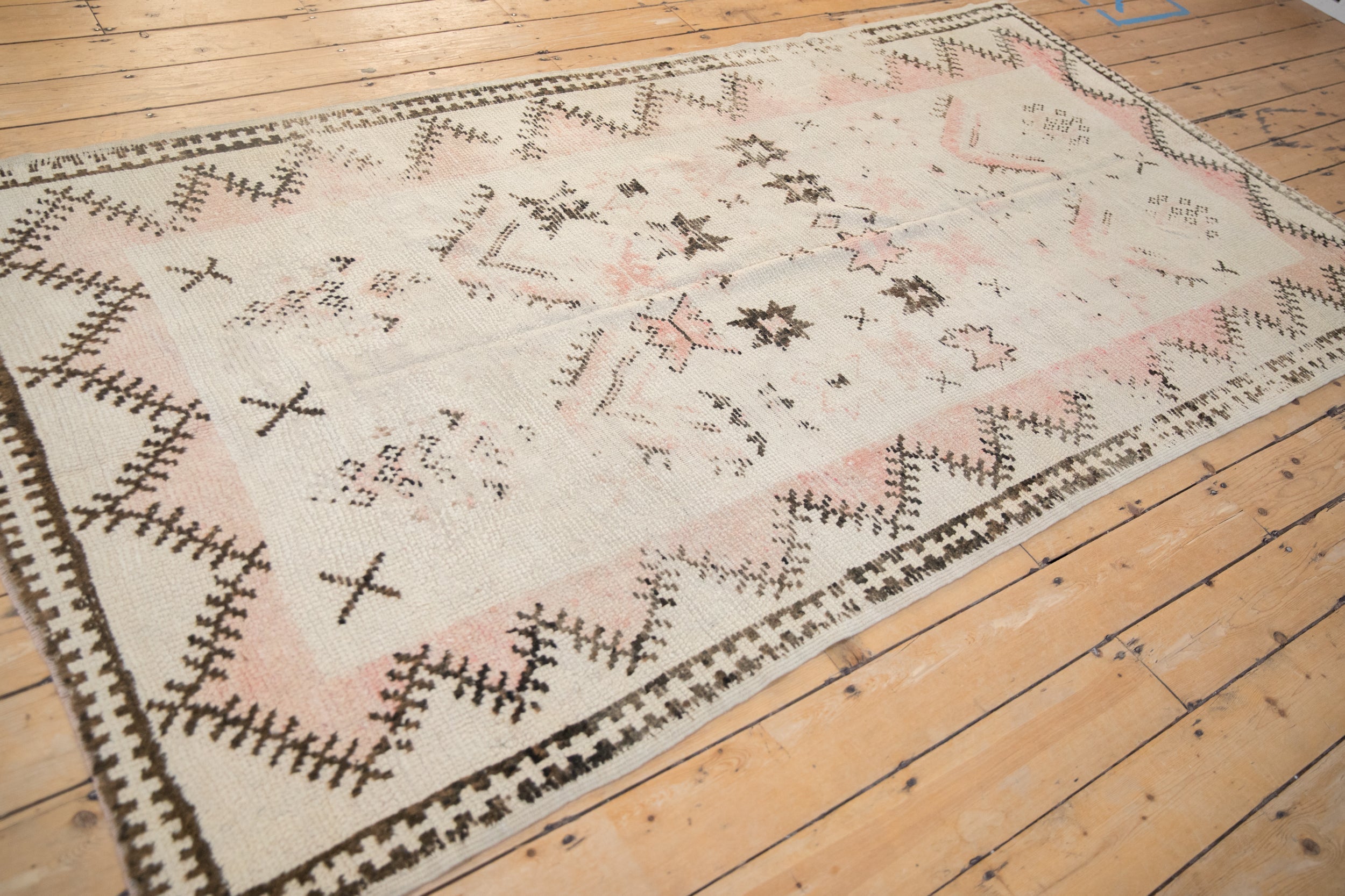4.5x9 Vintage Distressed Moroccan Rug Runner