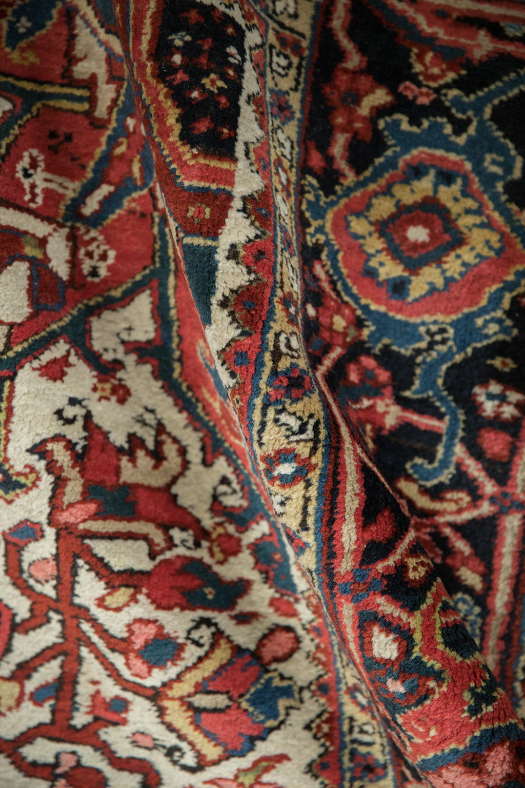 8x11 Vintage Ahar Carpet