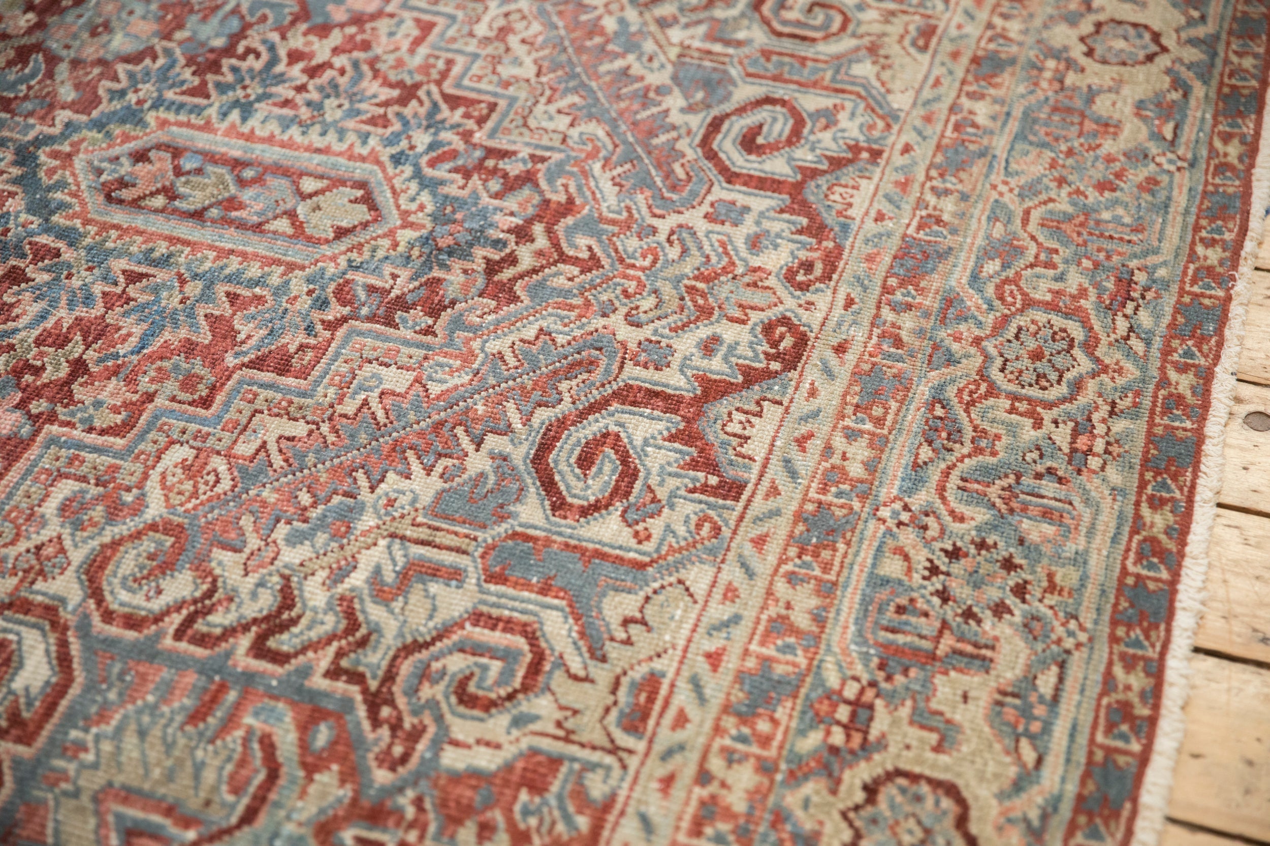 8x11 Vintage Distressed Heriz Carpet