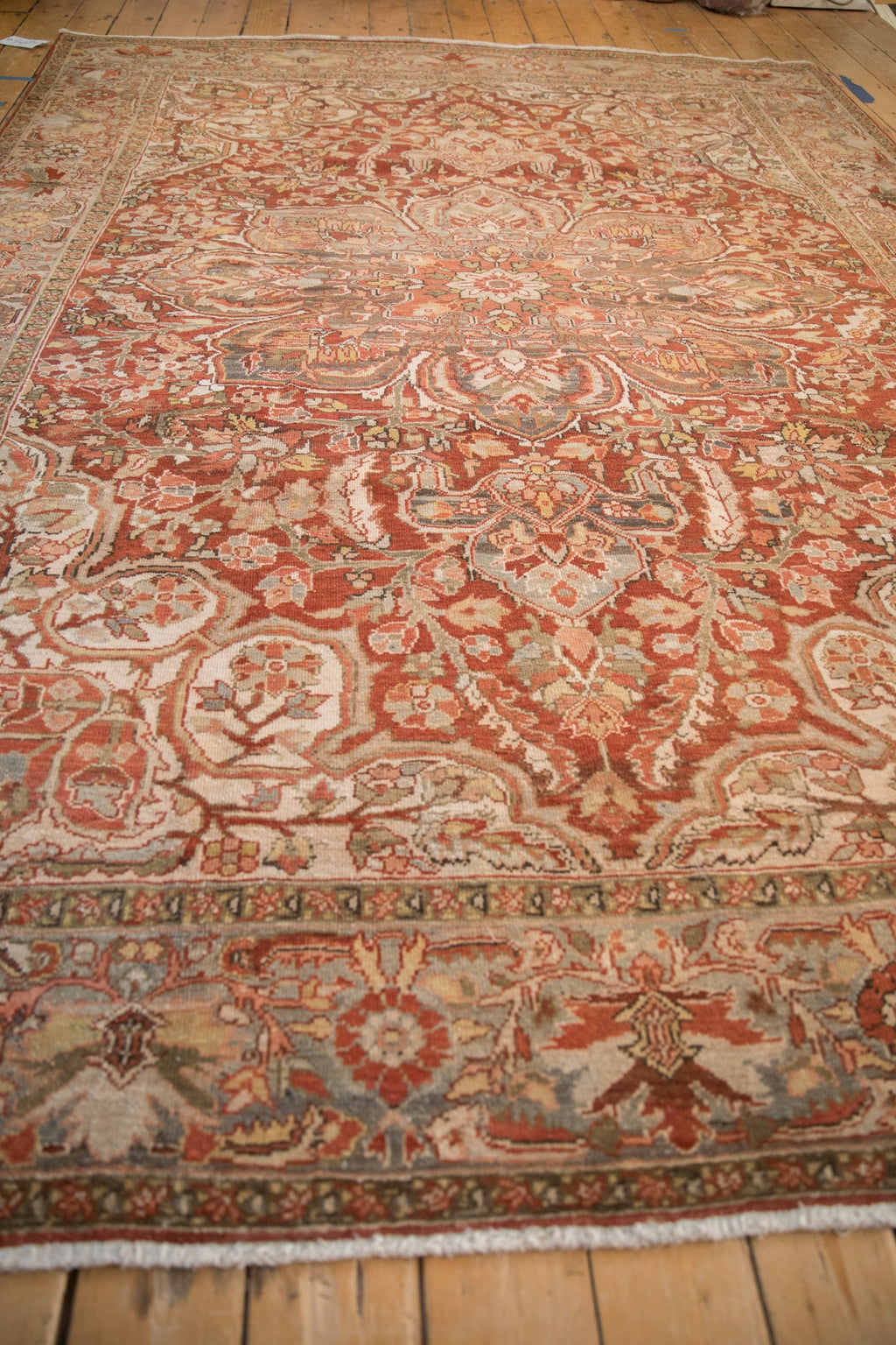 8x11 Vintage Distressed Ahar Carpet