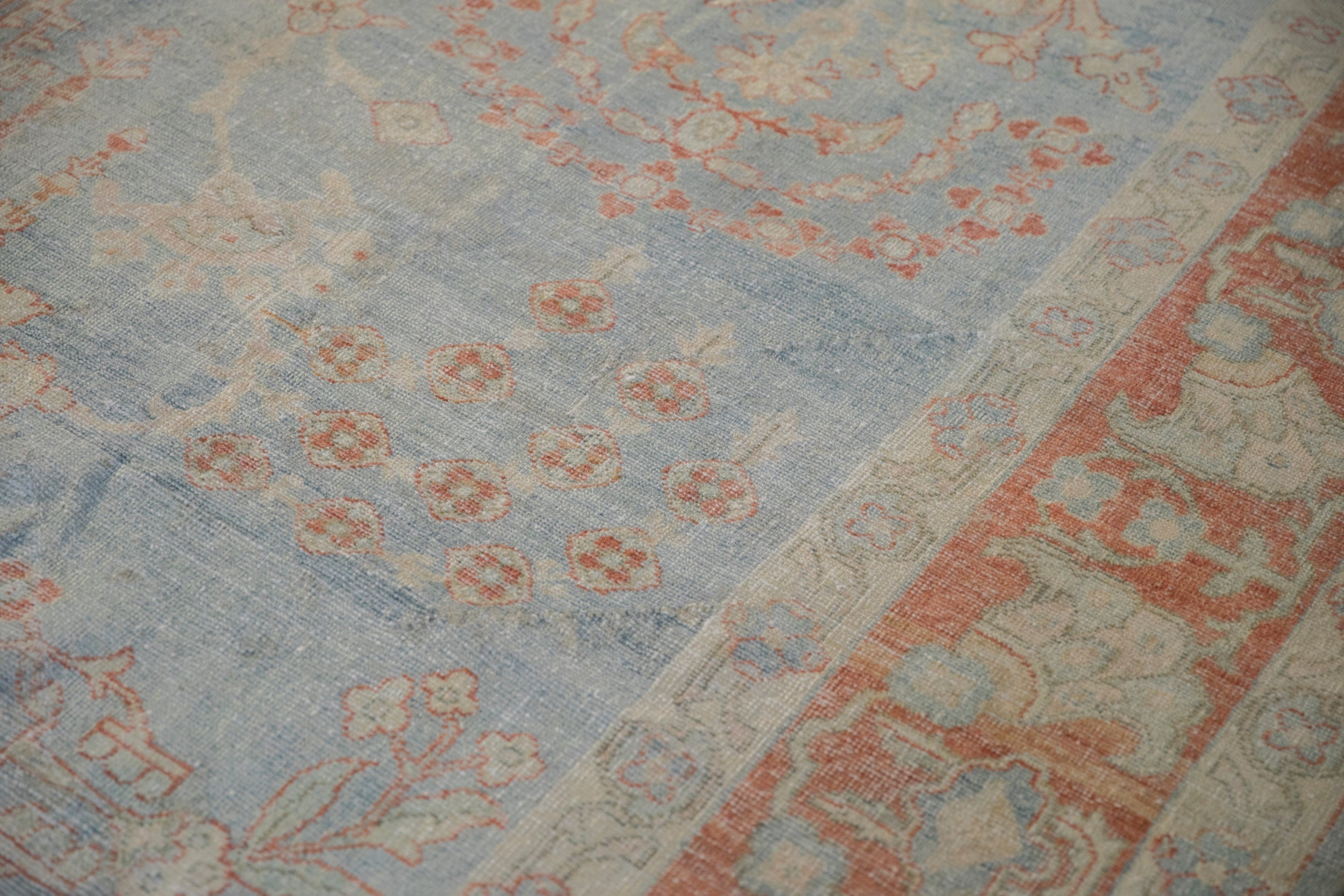 8.5x12 Vintage Distressed Mahal Carpet