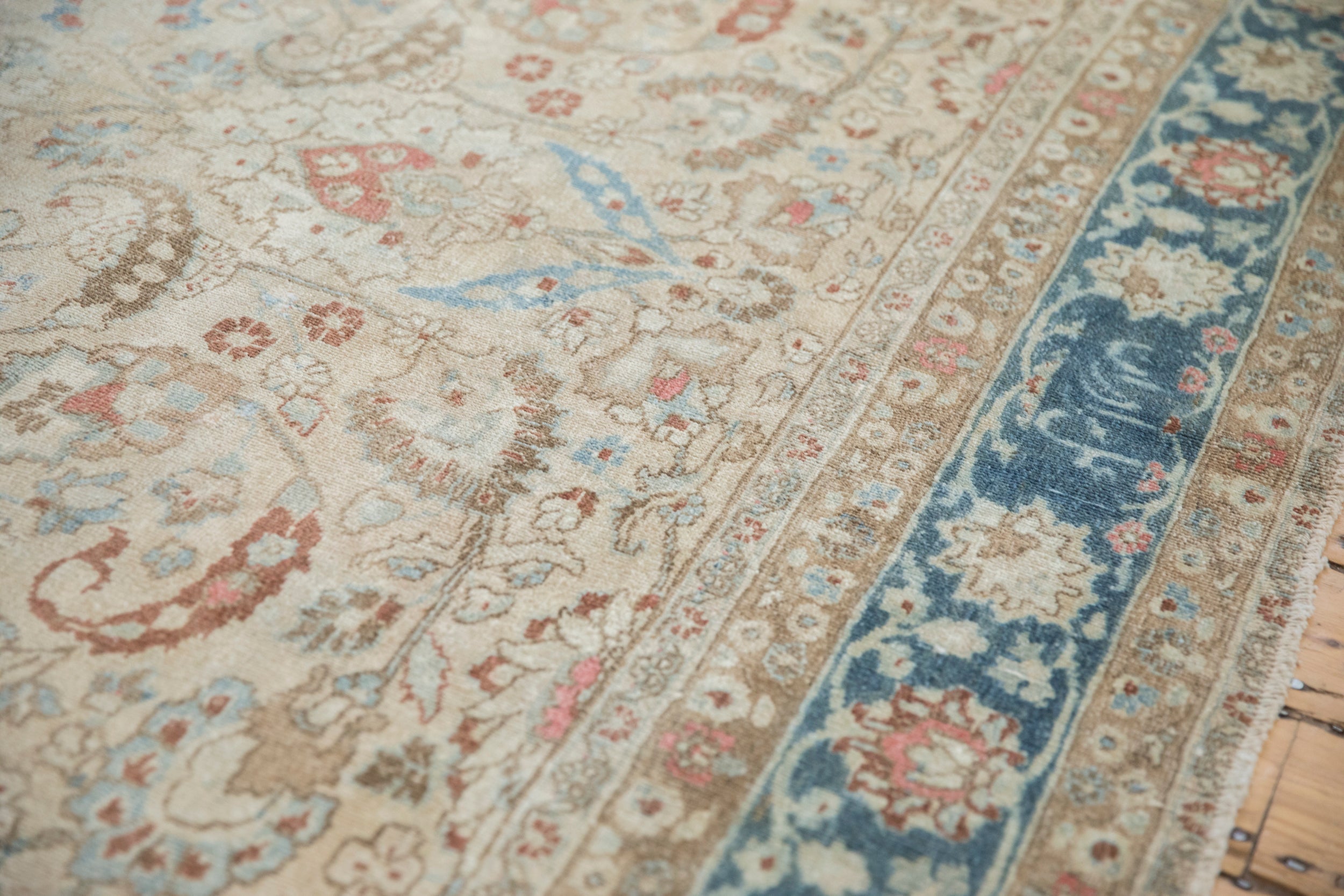 8.5x12 Vintage Distressed Meshed Carpet