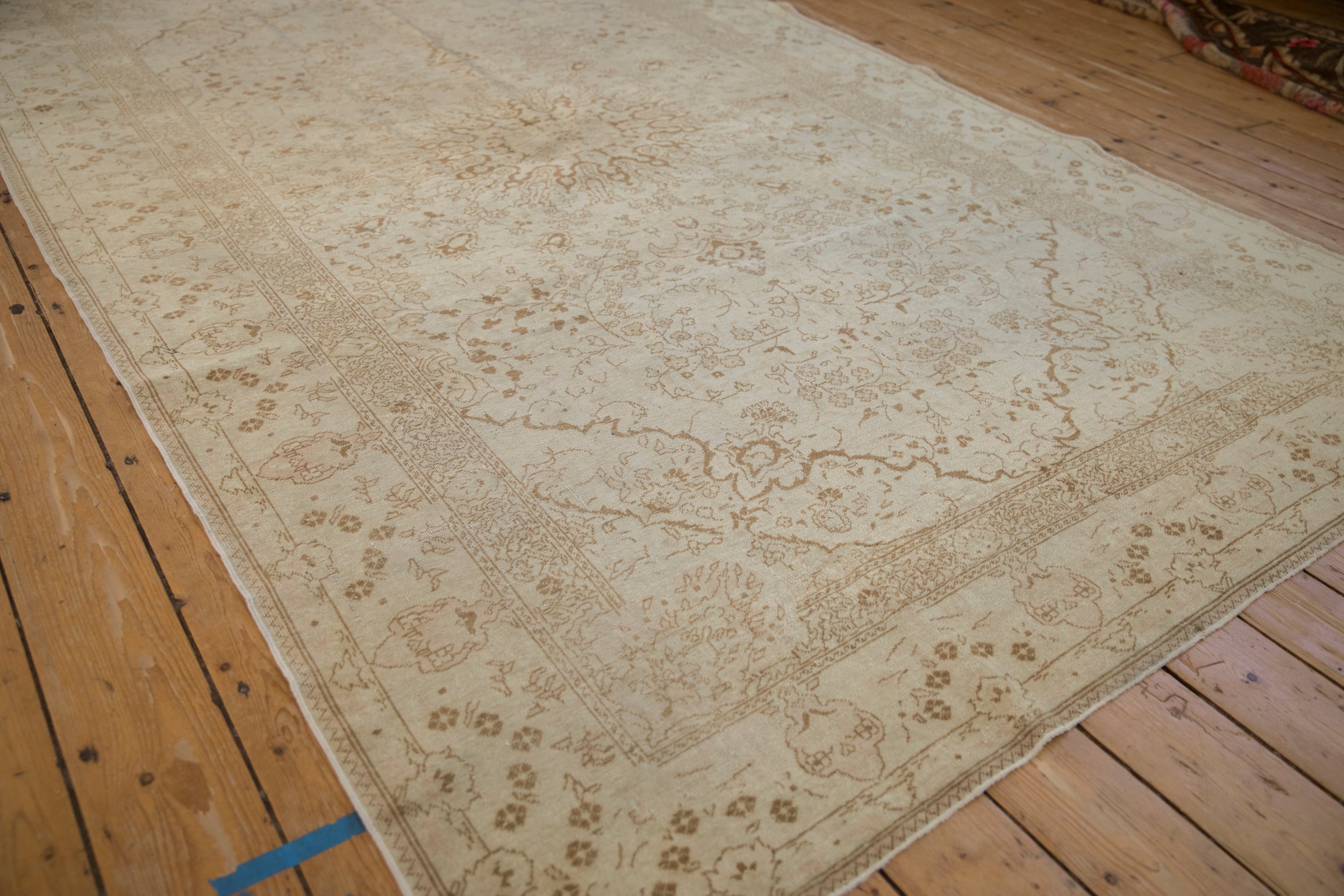 6.5x10 Vintage Distressed Kaisary Carpet