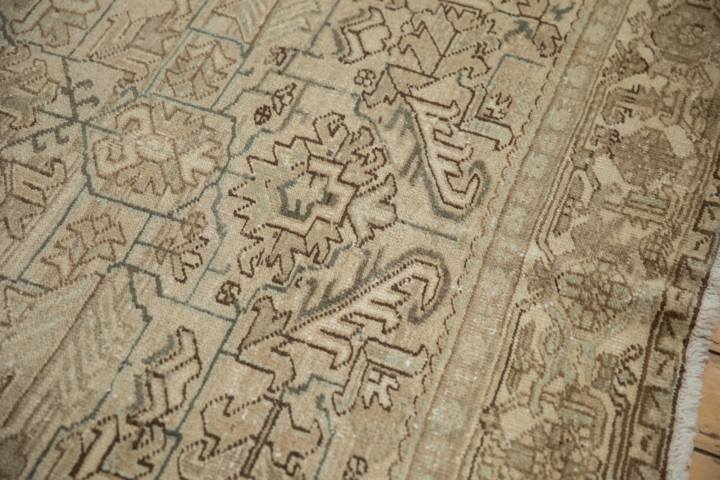 8x11 Vintage Distressed Mehrivan Carpet