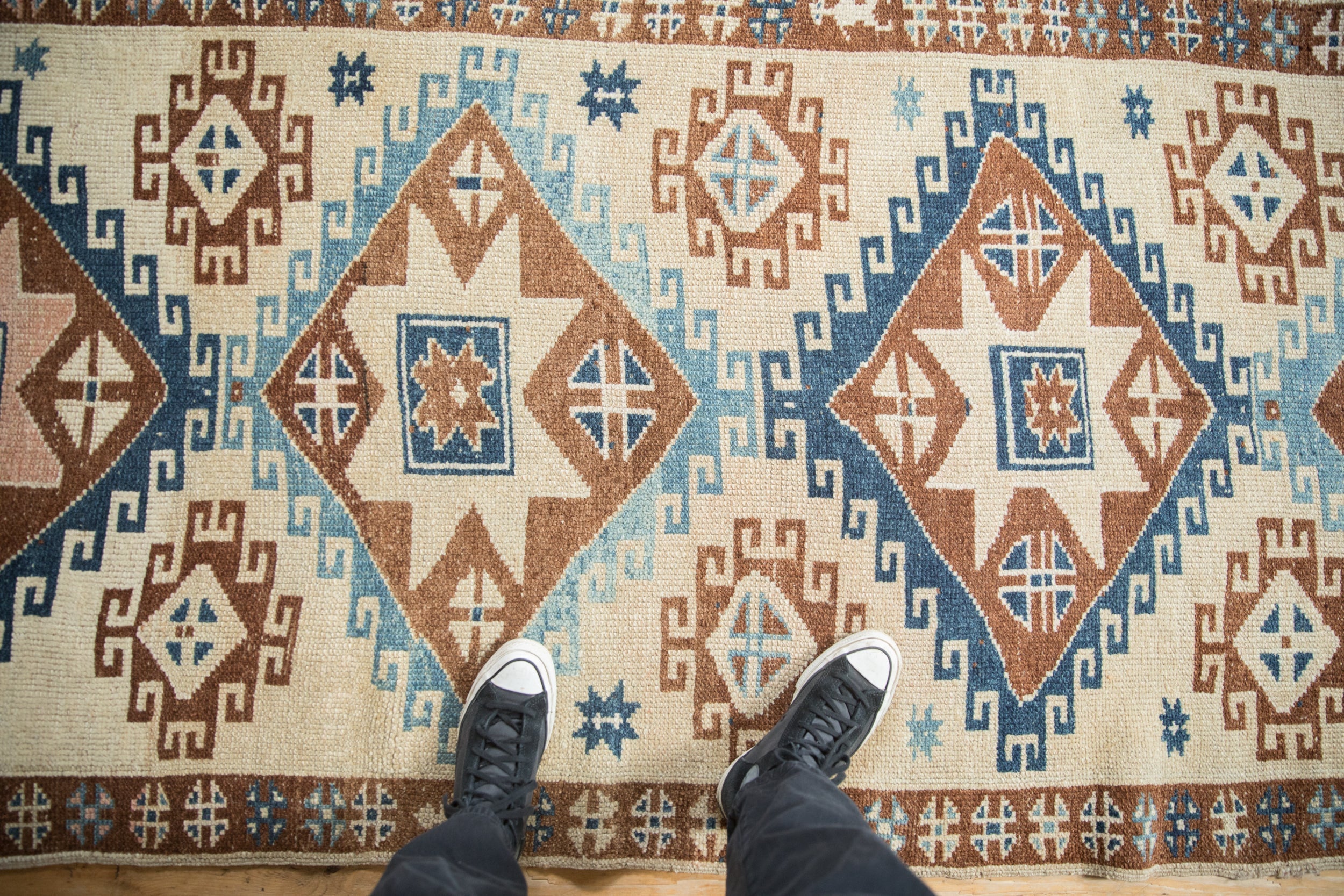 3.5x9.5 Vintage Distressed Kars Rug Runner