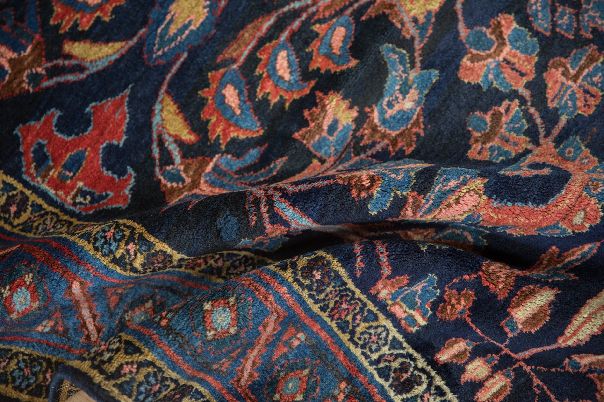 5.5x7.5 Vintage Fine Lilihan Carpet