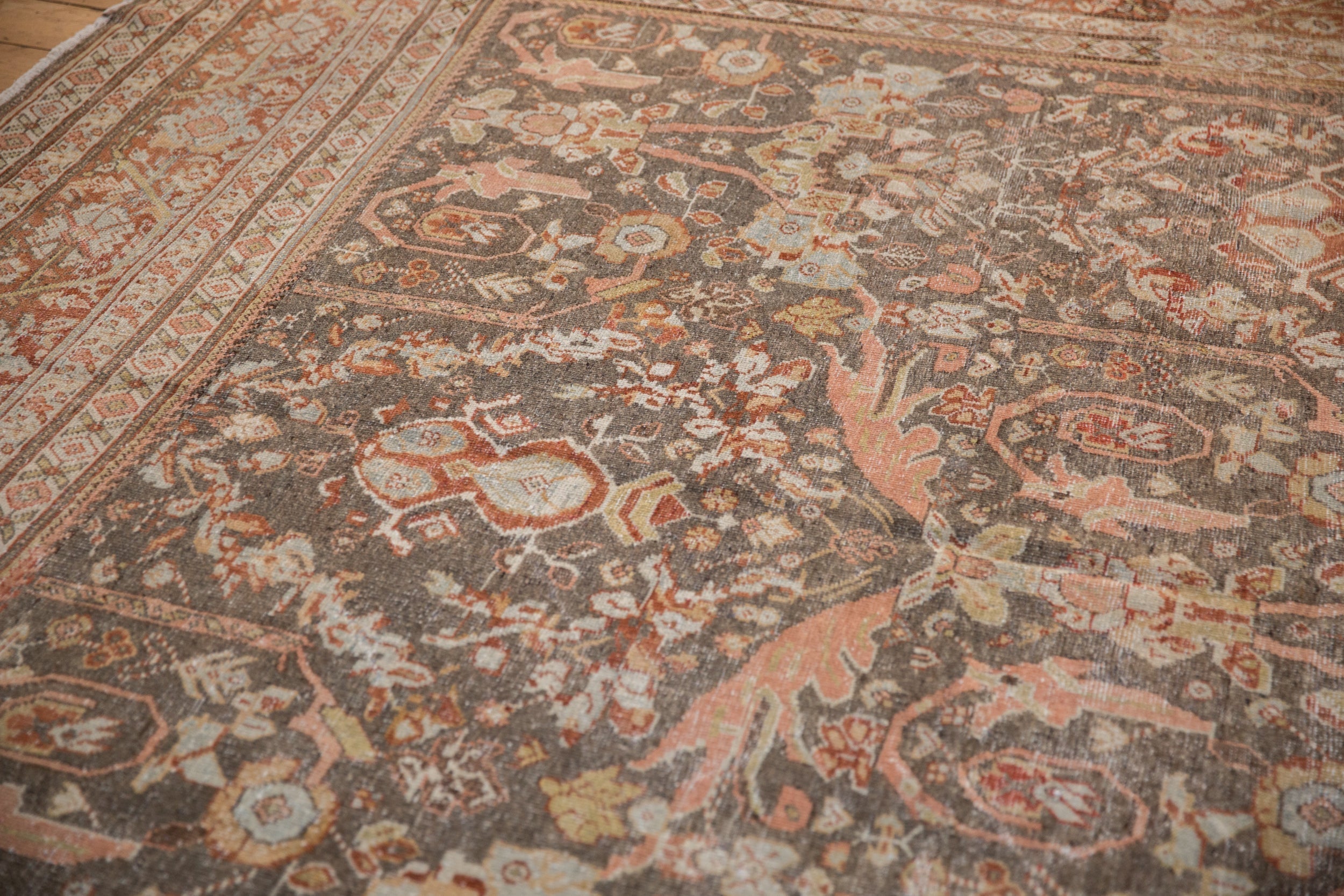 10.5x14.5 Vintage Distressed Mahal Carpet