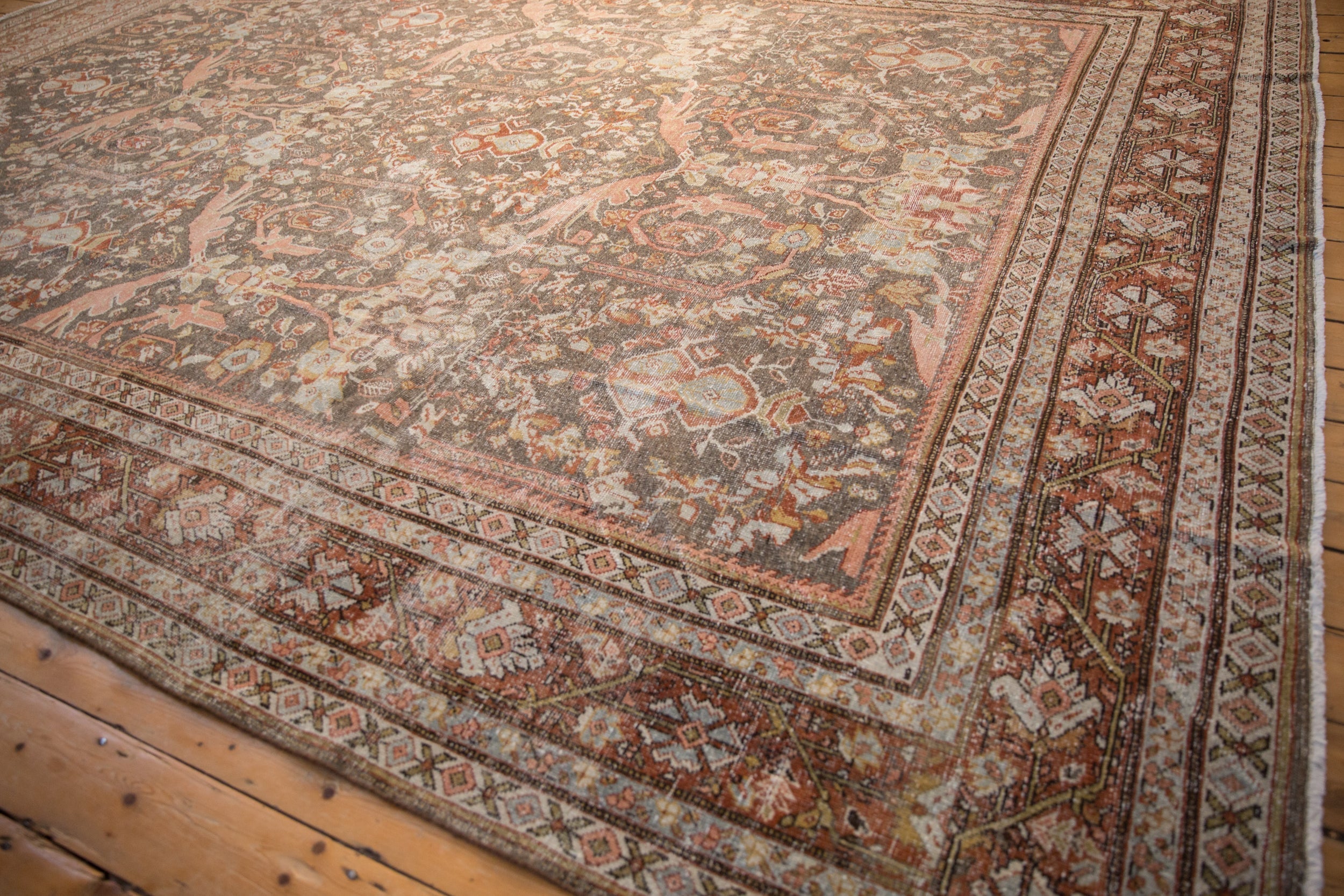 10.5x14.5 Vintage Distressed Mahal Carpet