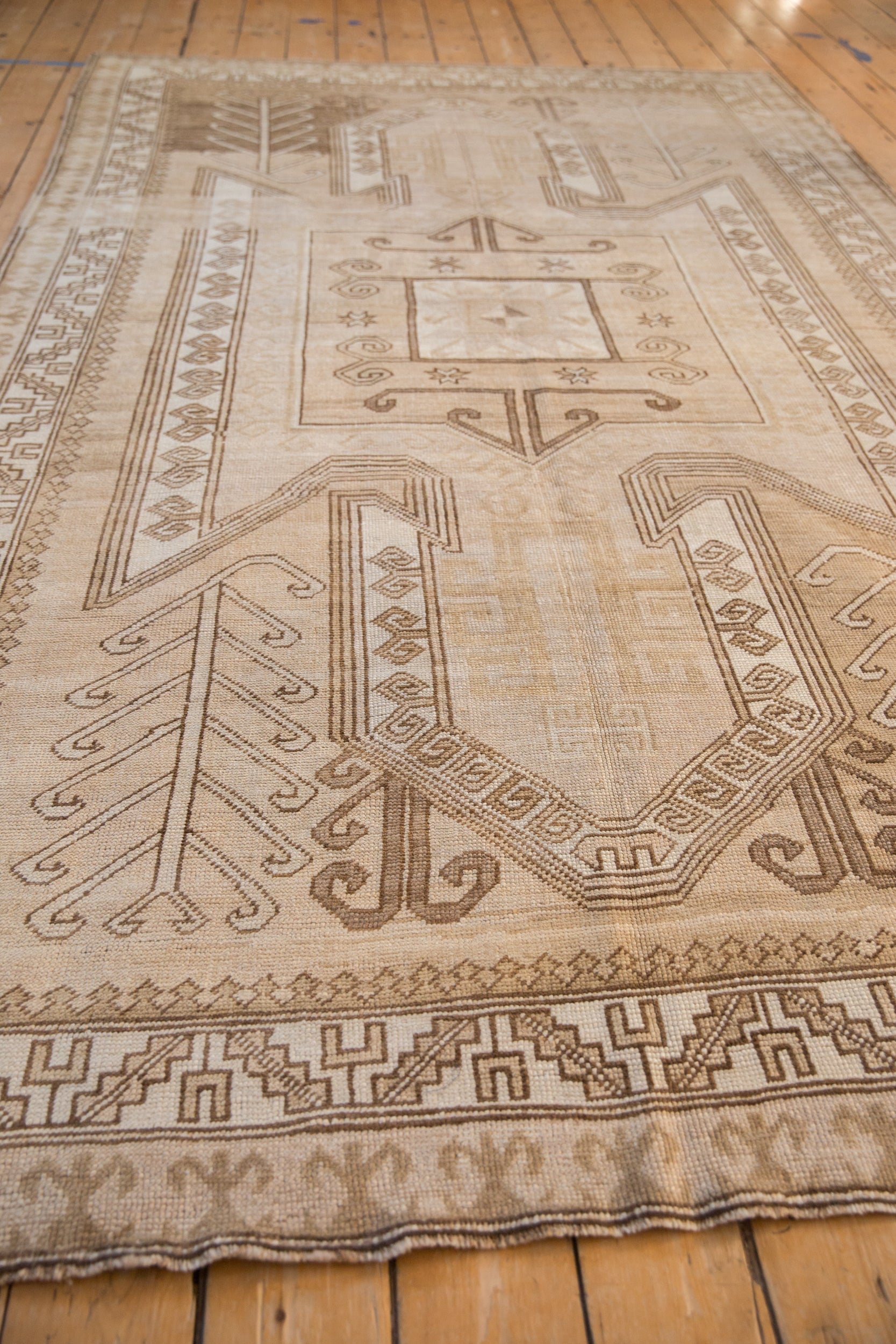 6x10.5 Vintage Distressed Kars Carpet