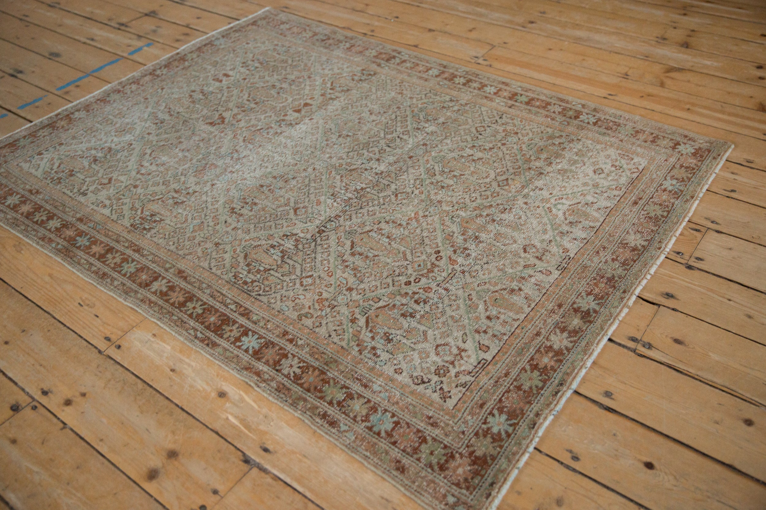 4x5.5 Vintage Distressed Mahal Rug