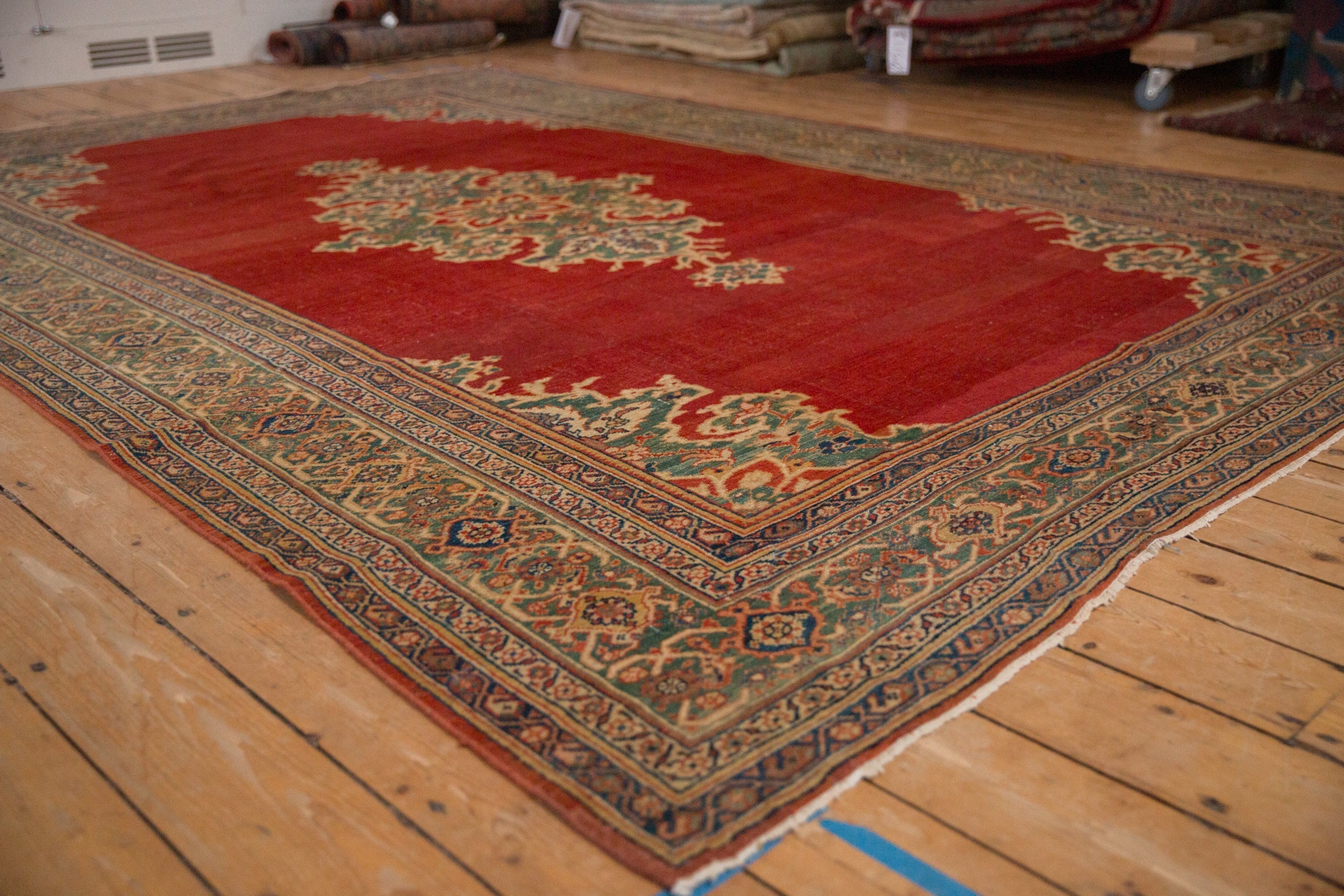 8x11 Vintage Mahal Carpet