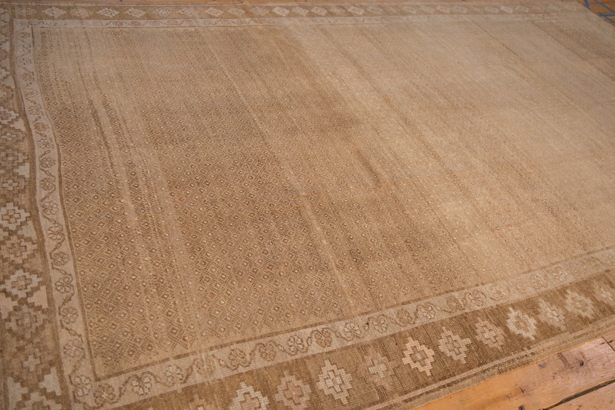7.5x12 Vintage Distressed Kars Carpet