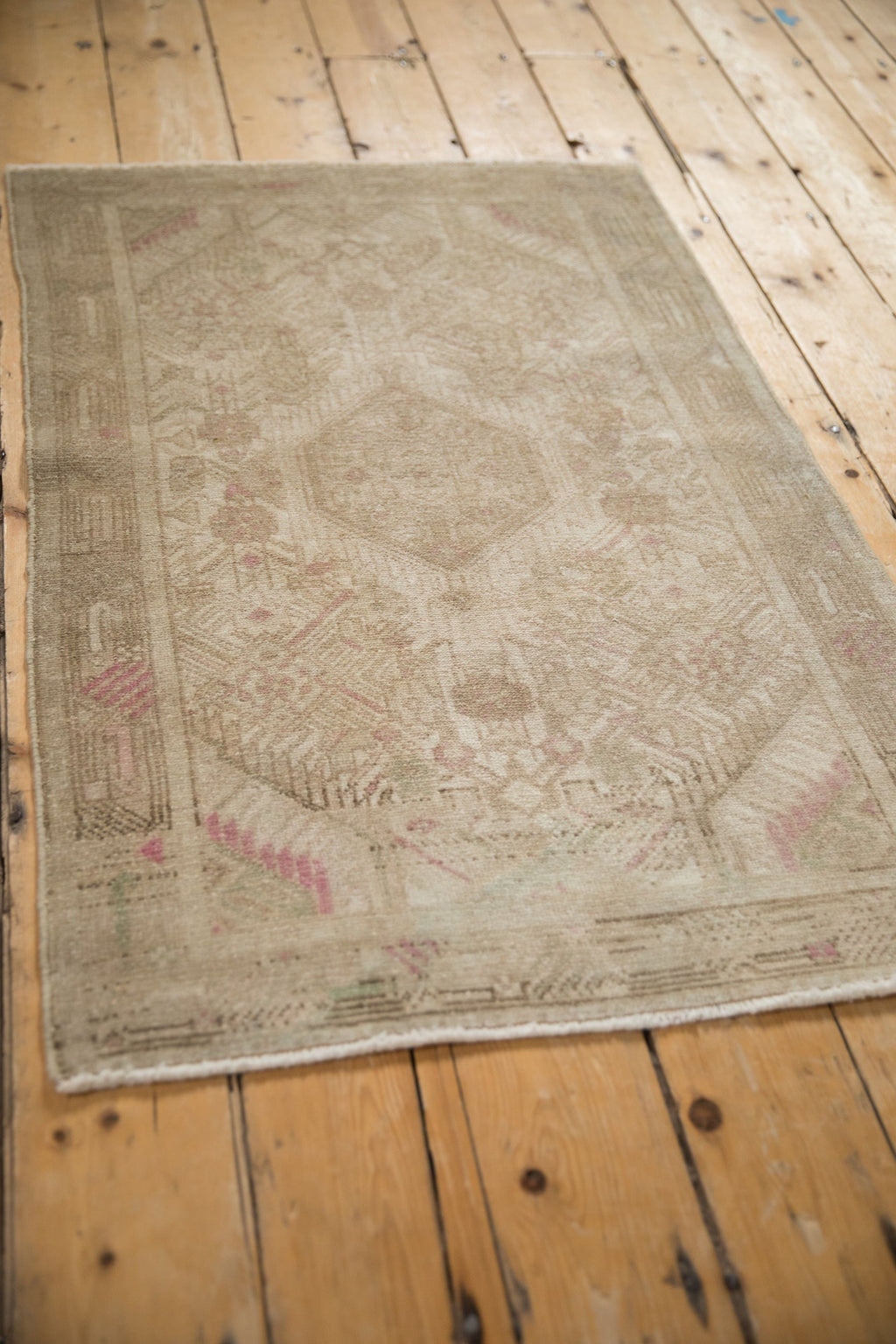 2.5x4 Vintage Distressed Tajabad Rug