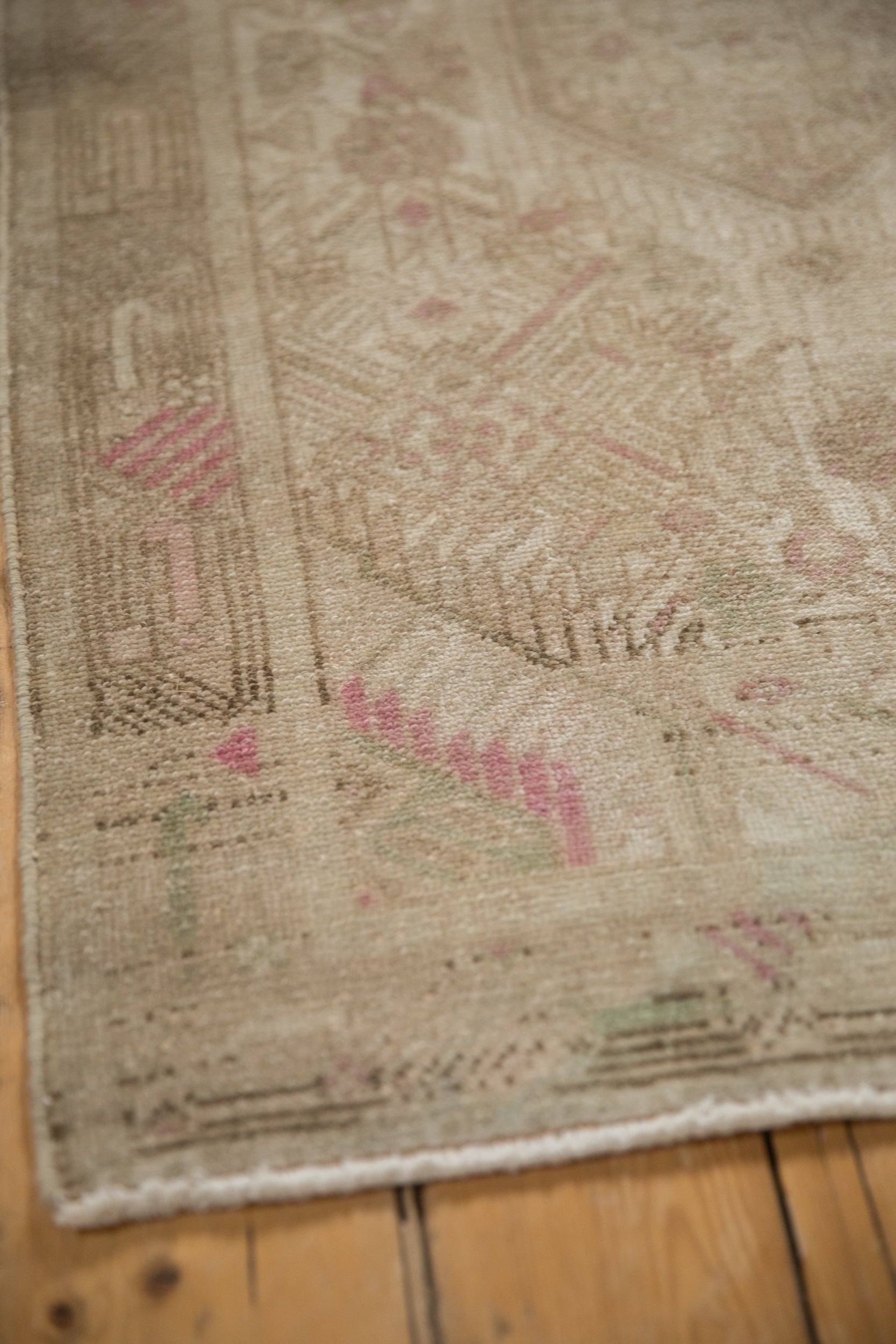 2.5x4 Vintage Distressed Tajabad Rug